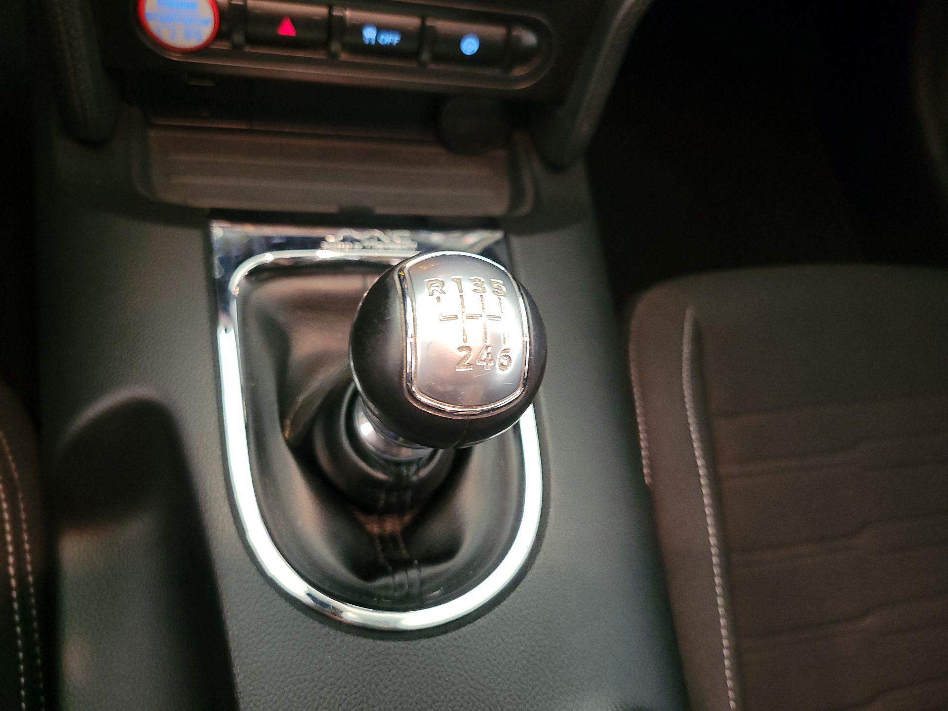 Thumbnail: 2015 Ford Mustang - 17