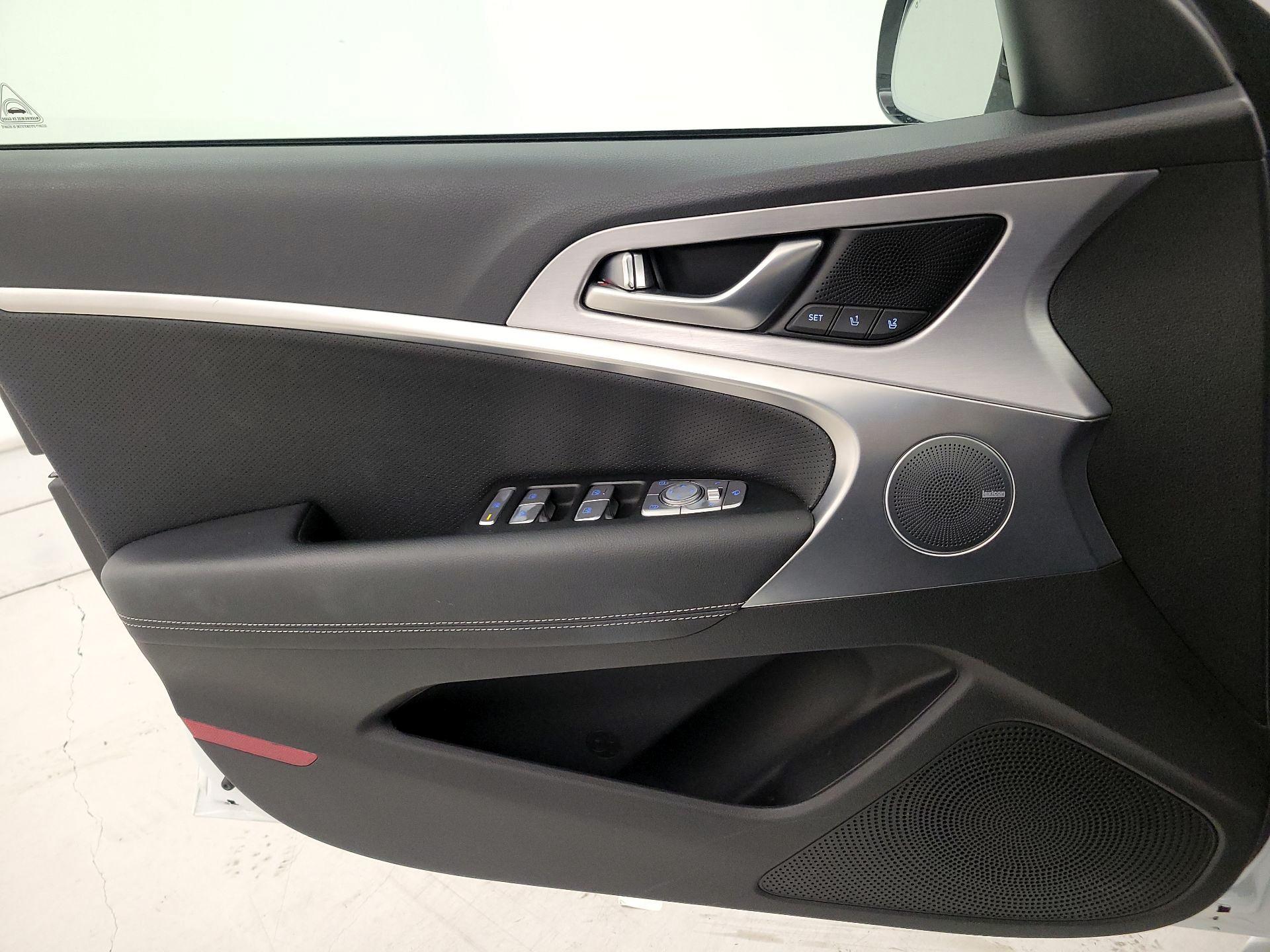 Thumbnail: 2021 Genesis G70 - 12