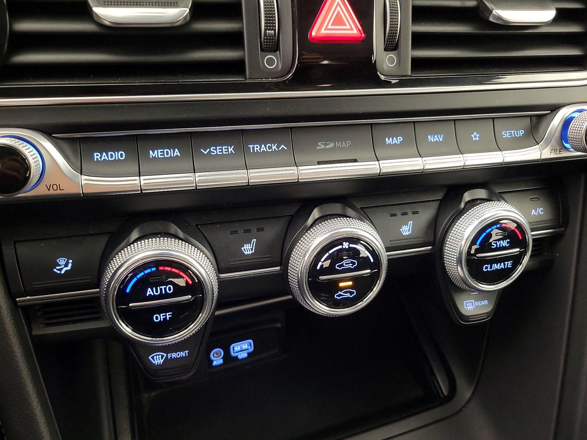 Thumbnail: 2021 Genesis G70 - 16