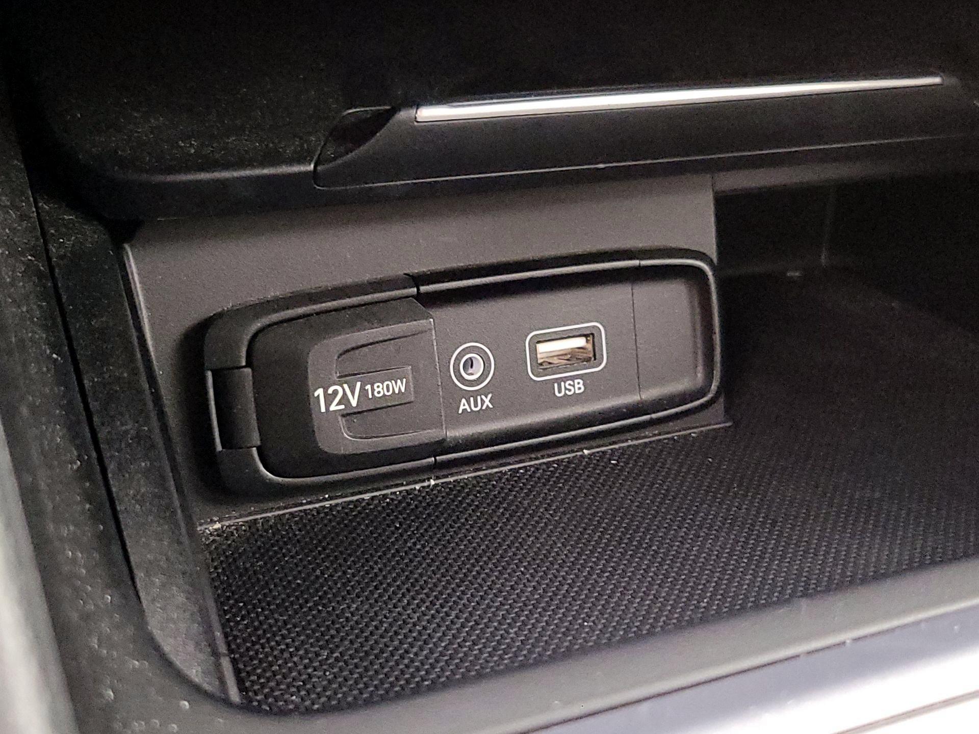 Thumbnail: 2021 Genesis G70 - 18