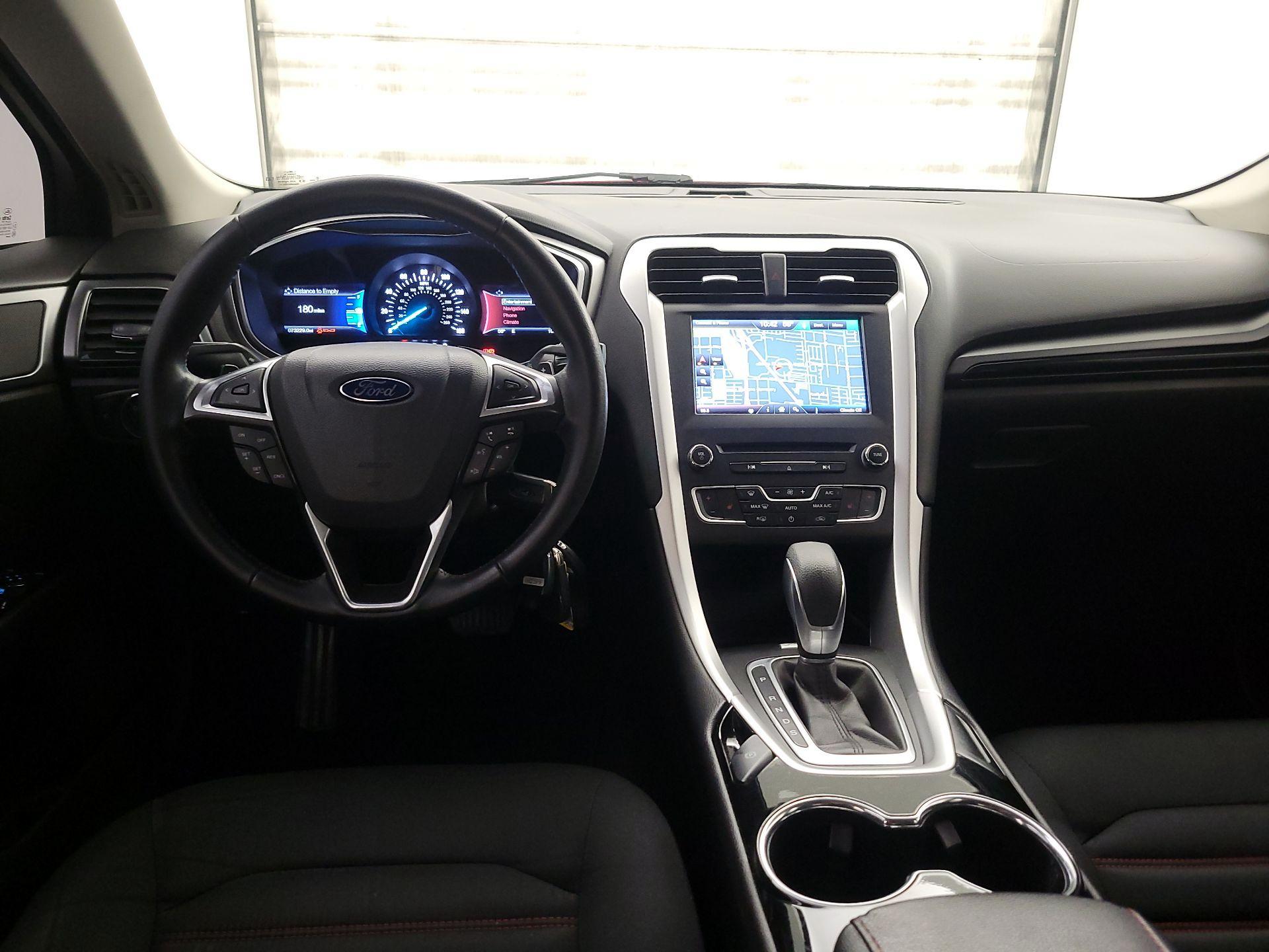 Thumbnail: 2016 Ford Fusion - 9