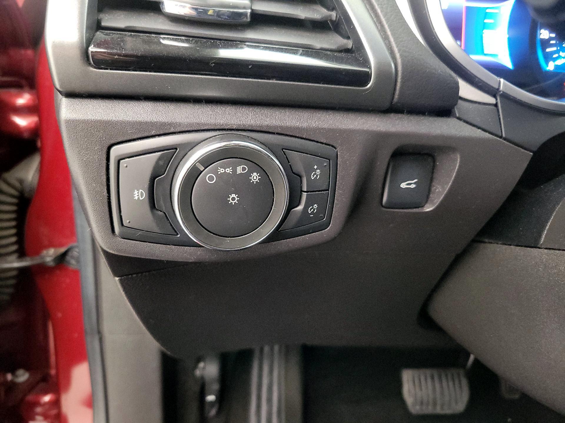 Thumbnail: 2016 Ford Fusion - 13