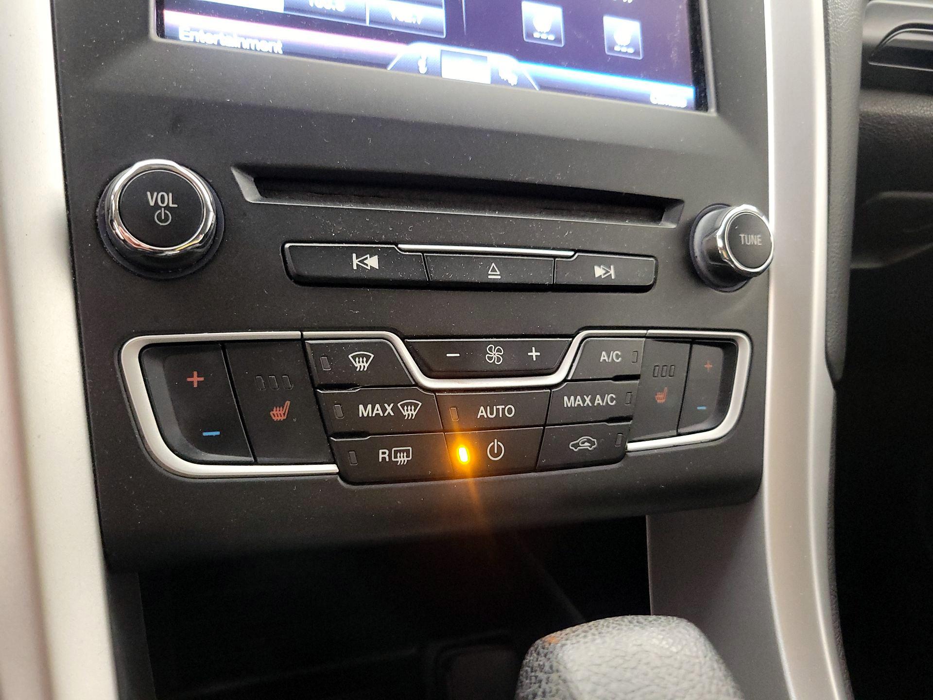 Thumbnail: 2016 Ford Fusion - 17