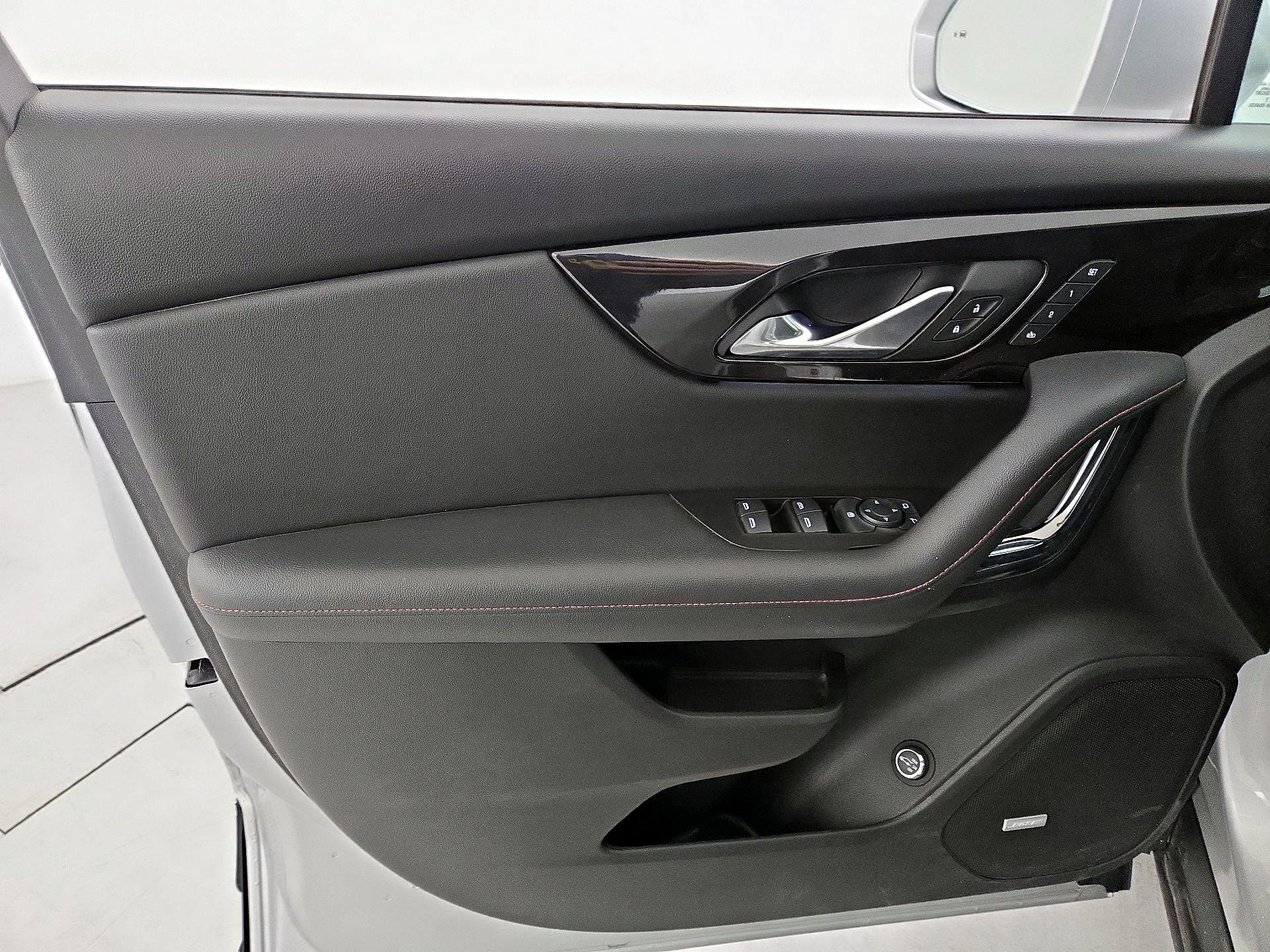 Thumbnail: 2019 Chevrolet Blazer - 12