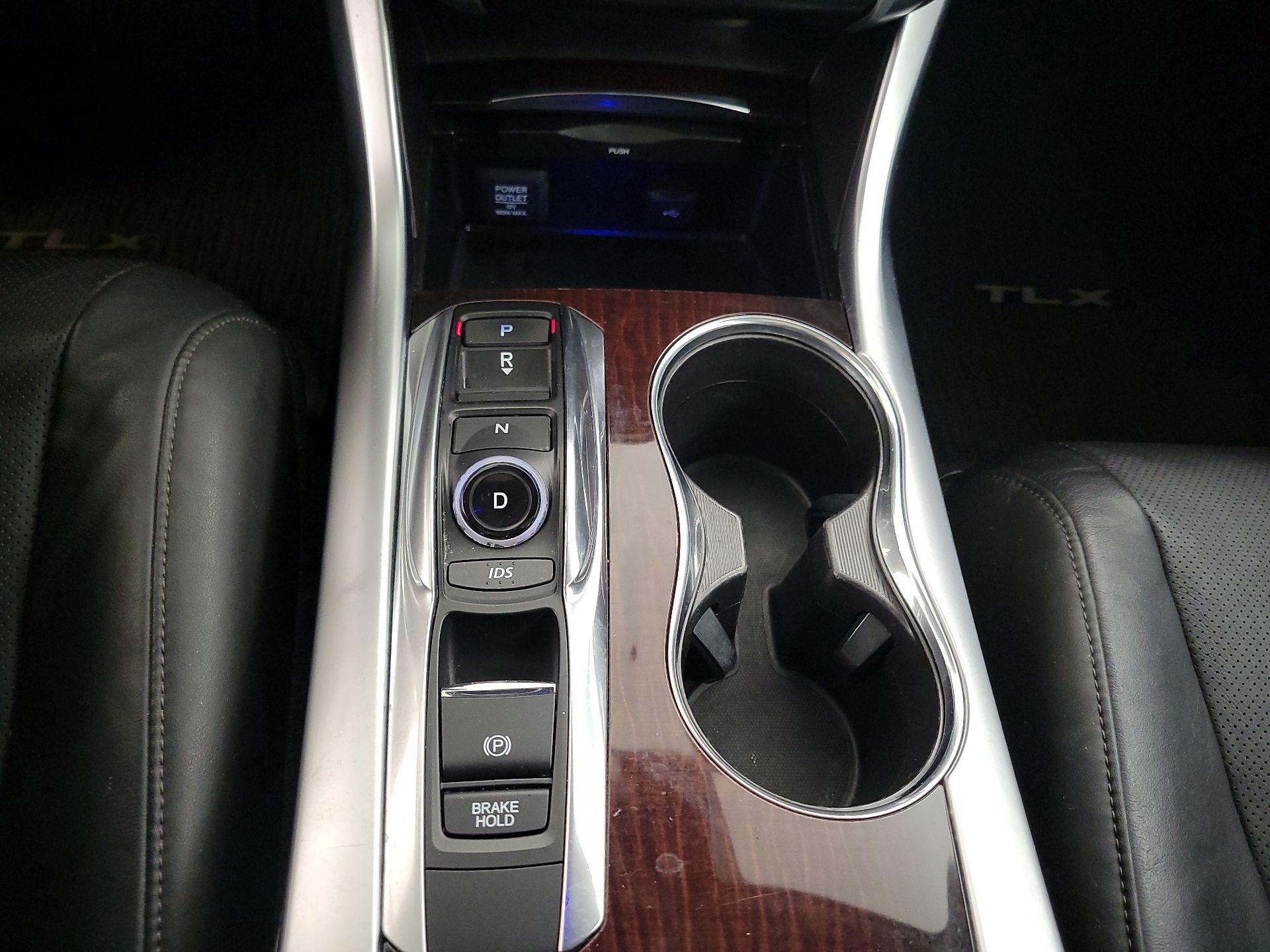 Thumbnail: 2016 Acura TLX - 18