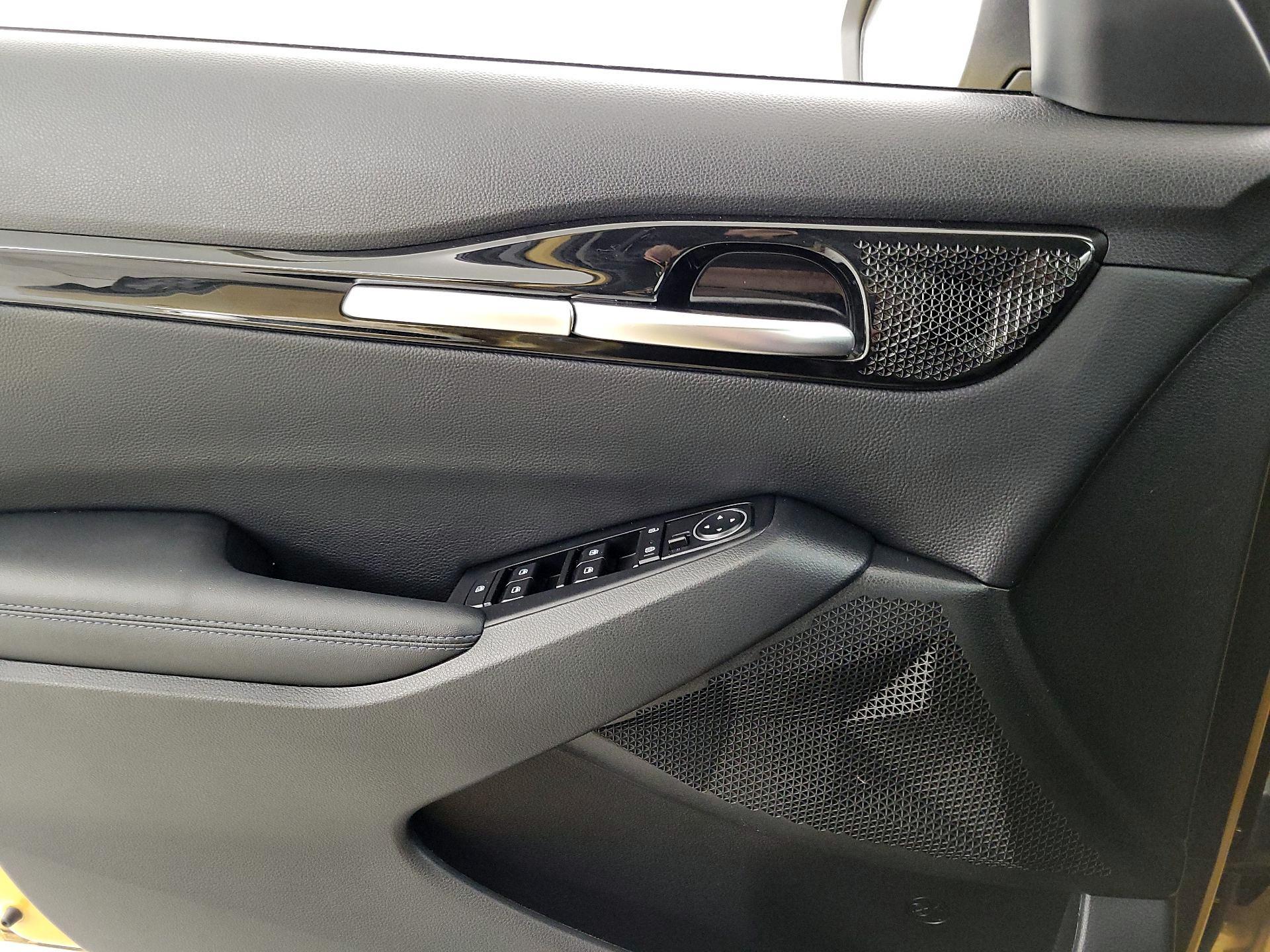 Thumbnail: 2023 Kia Seltos - 12