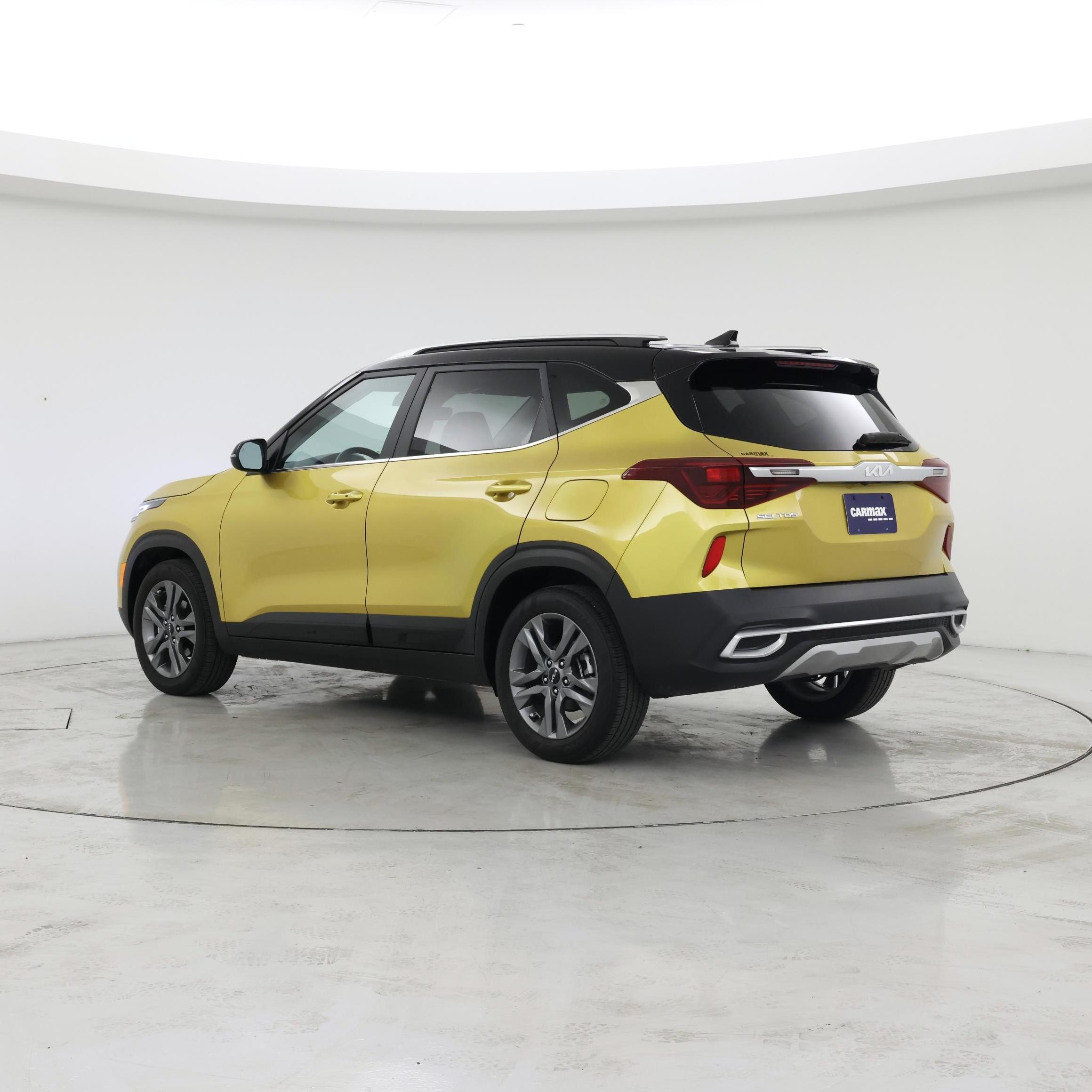 Thumbnail: 2023 Kia Seltos - 2