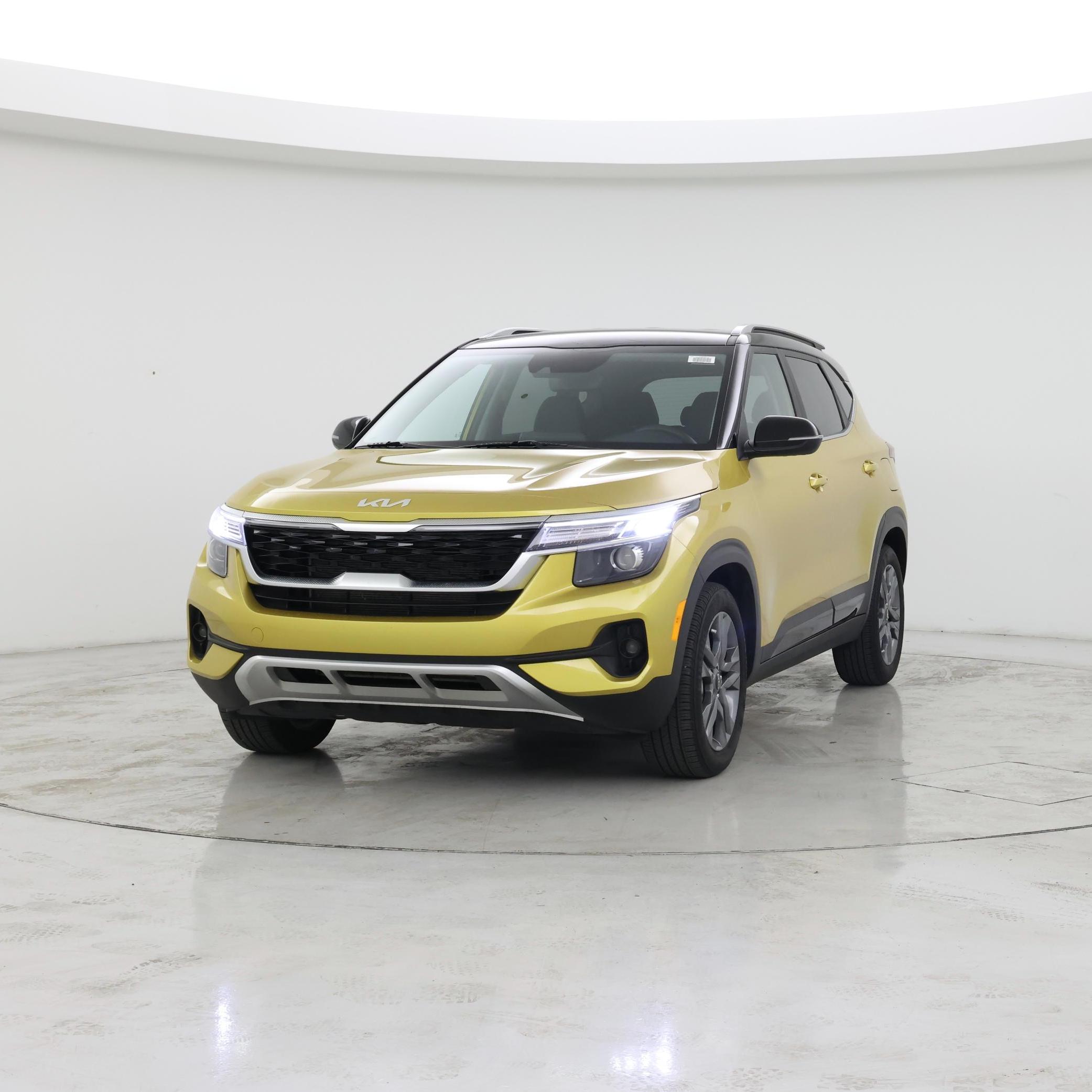 Thumbnail: 2023 Kia Seltos - 4