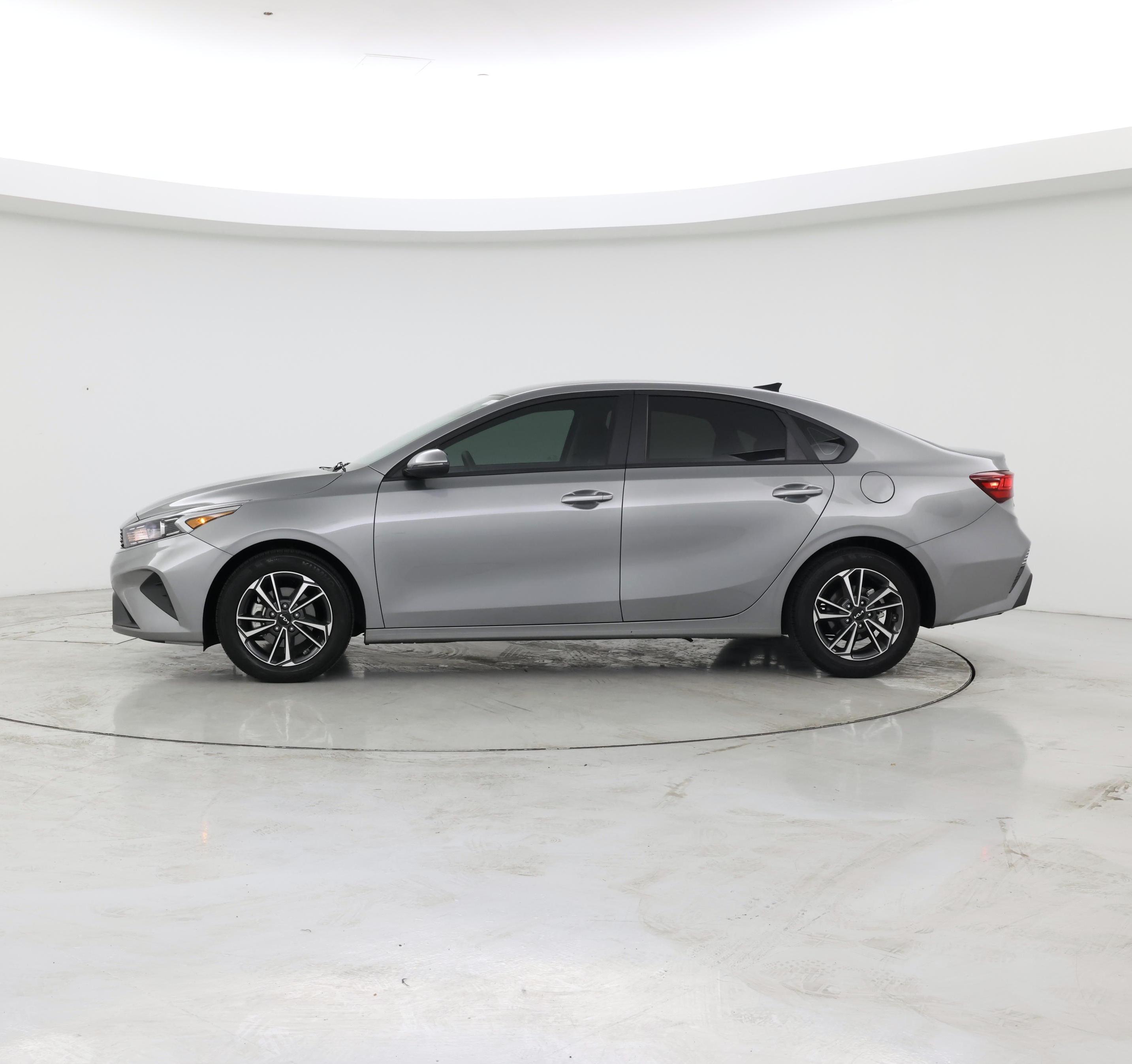 Thumbnail: 2023 Kia Forte - 3