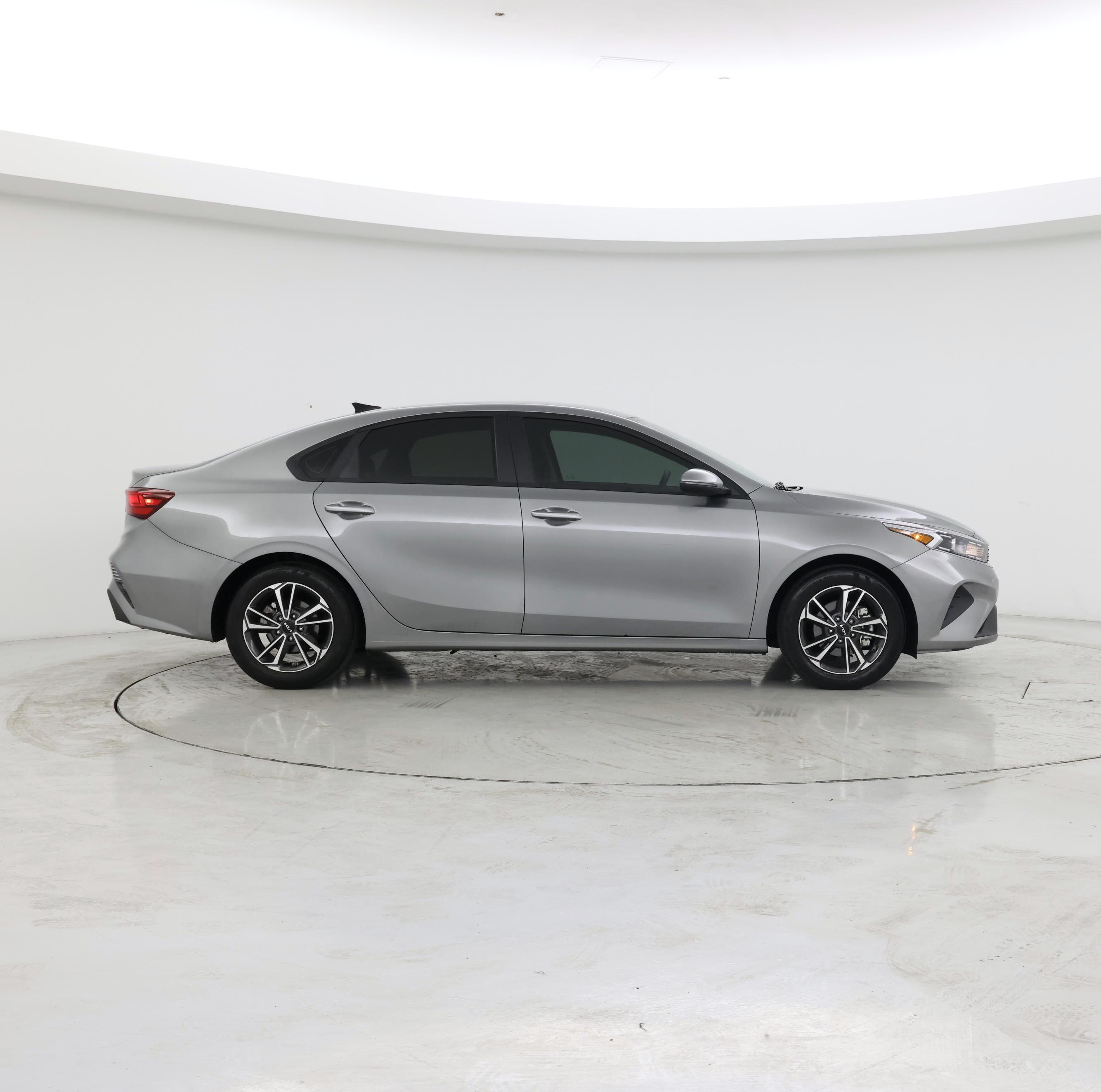 Thumbnail: 2023 Kia Forte - 7