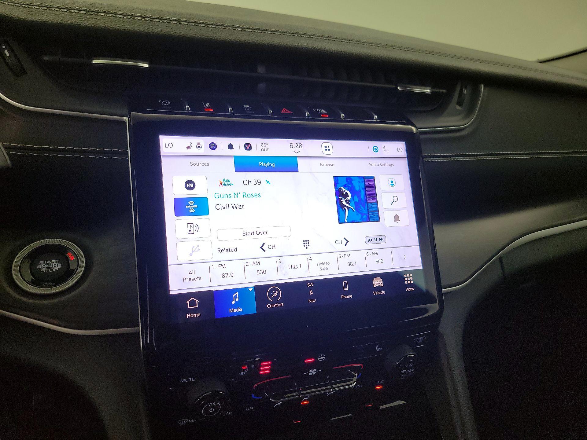 Thumbnail: 2022 Jeep Grand Cherokee L - 16