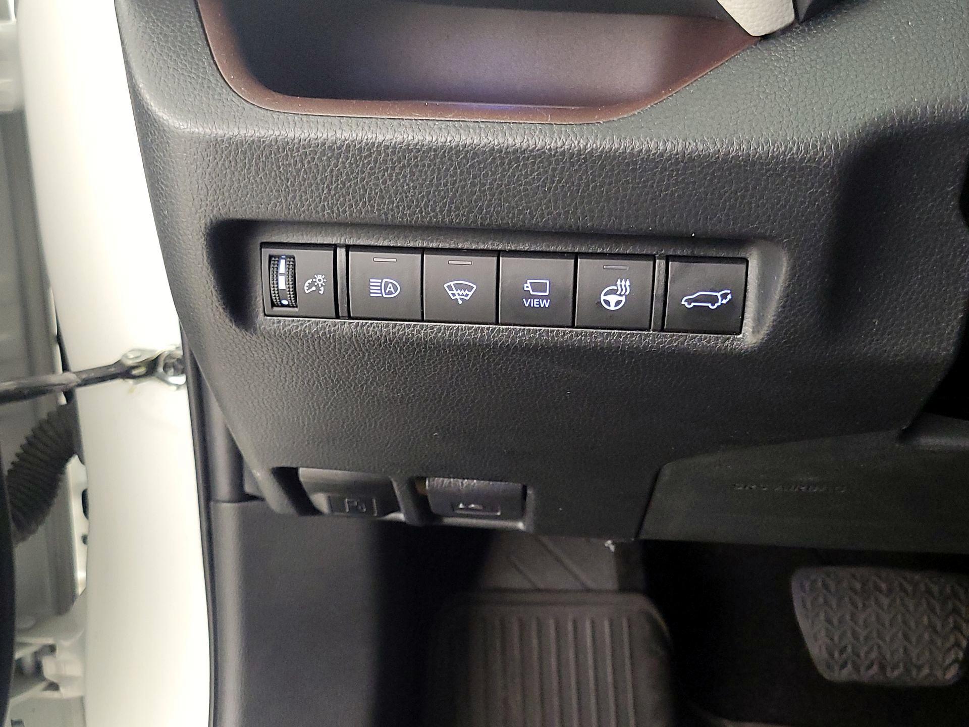 Thumbnail: 2022 Toyota RAV4 - 13