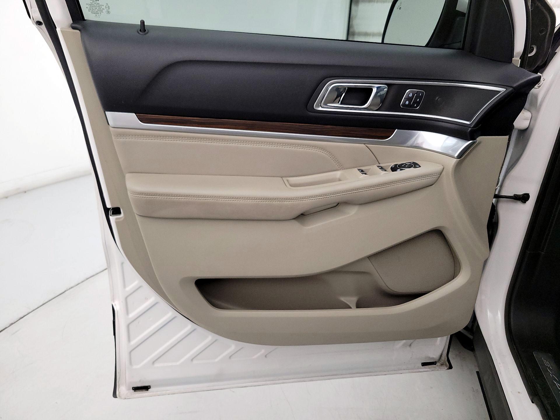 Thumbnail: 2018 Ford Explorer - 12