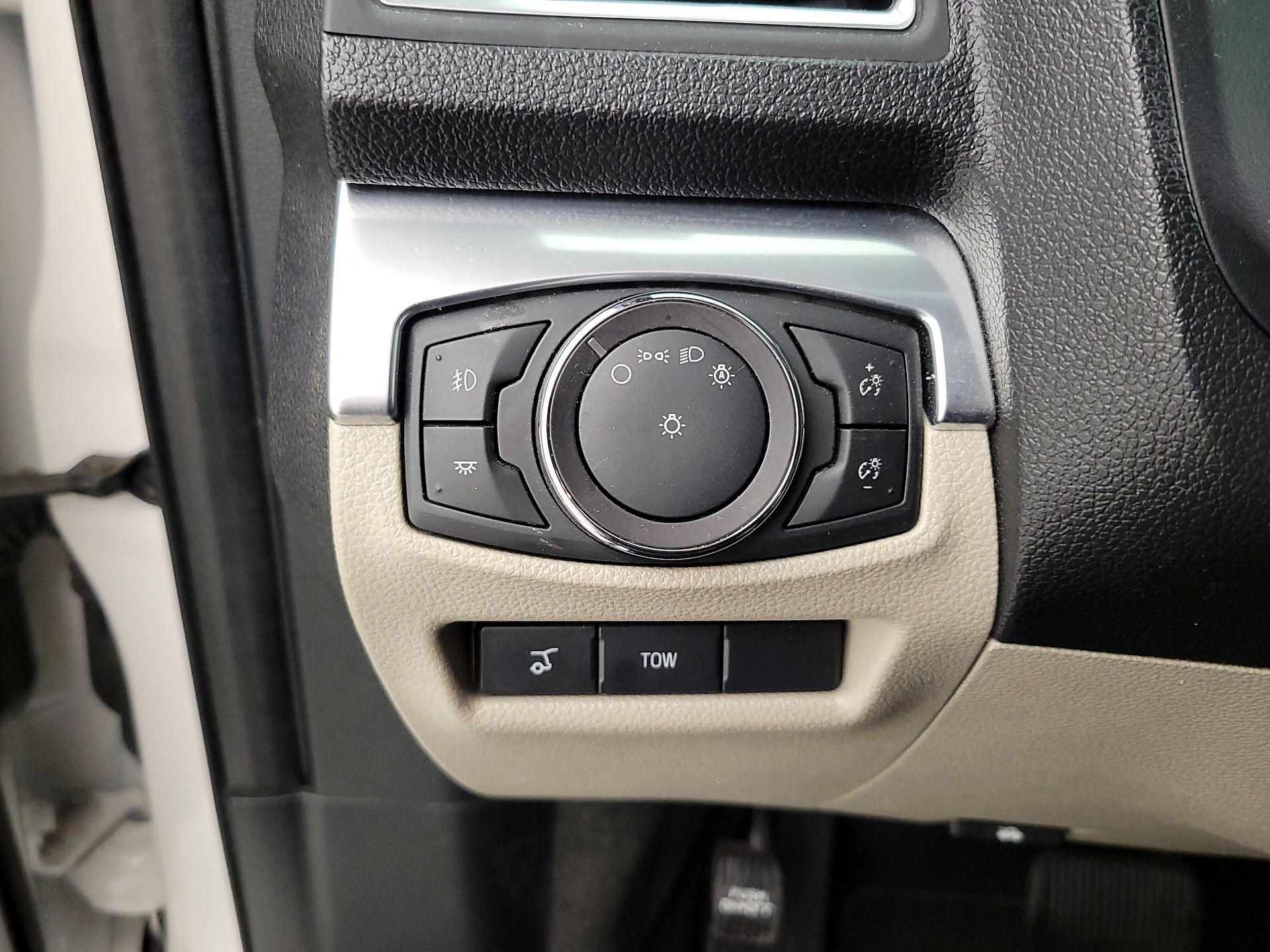 Thumbnail: 2018 Ford Explorer - 13