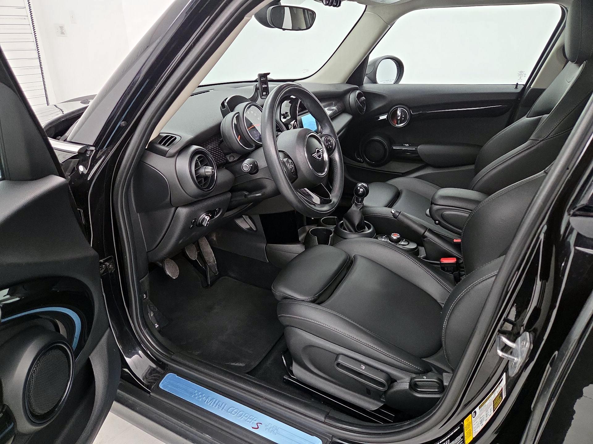 Thumbnail: 2019 MINI Cooper Hardtop - 11