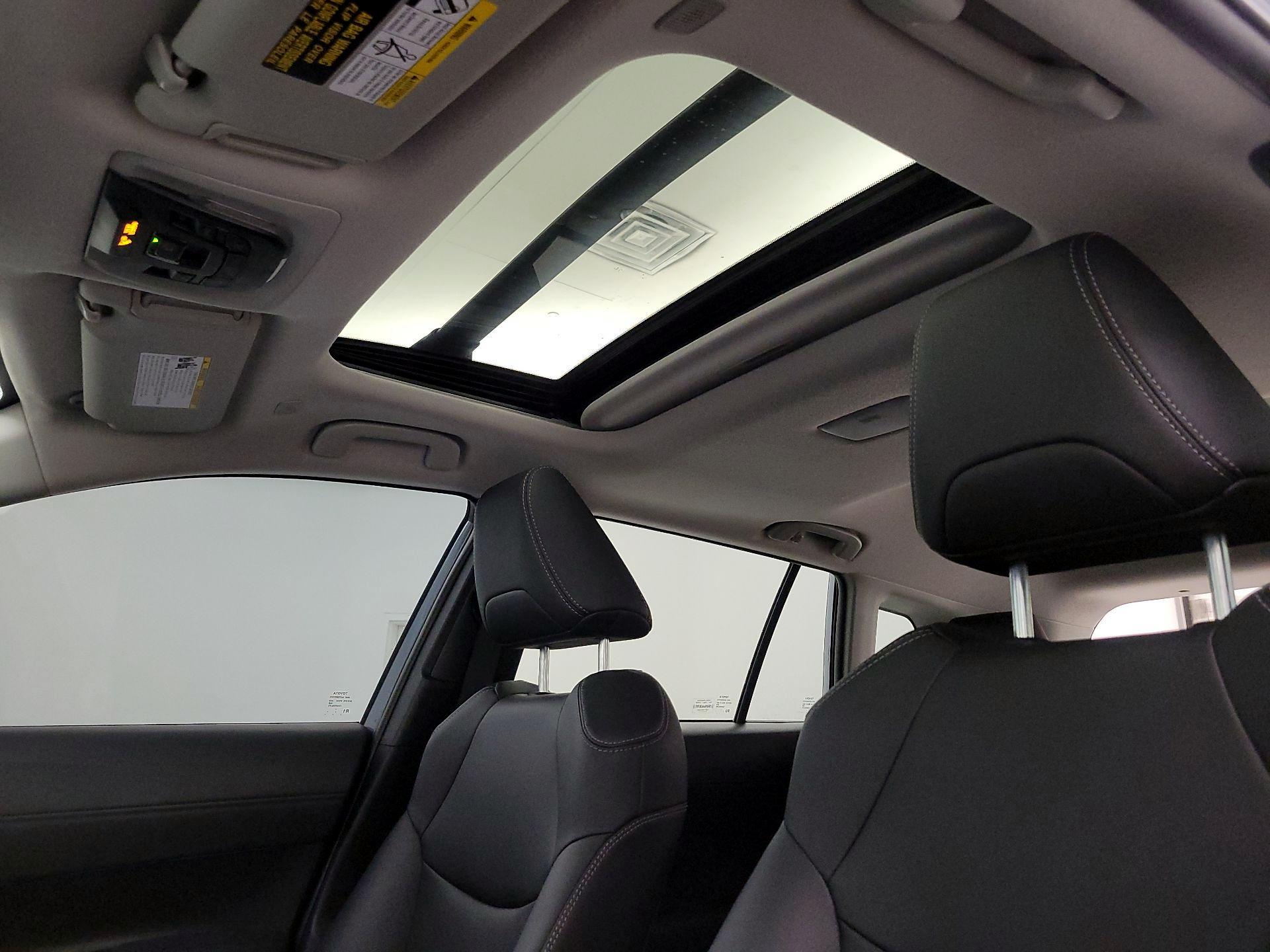 Thumbnail: 2023 Toyota Corolla Cross - 19