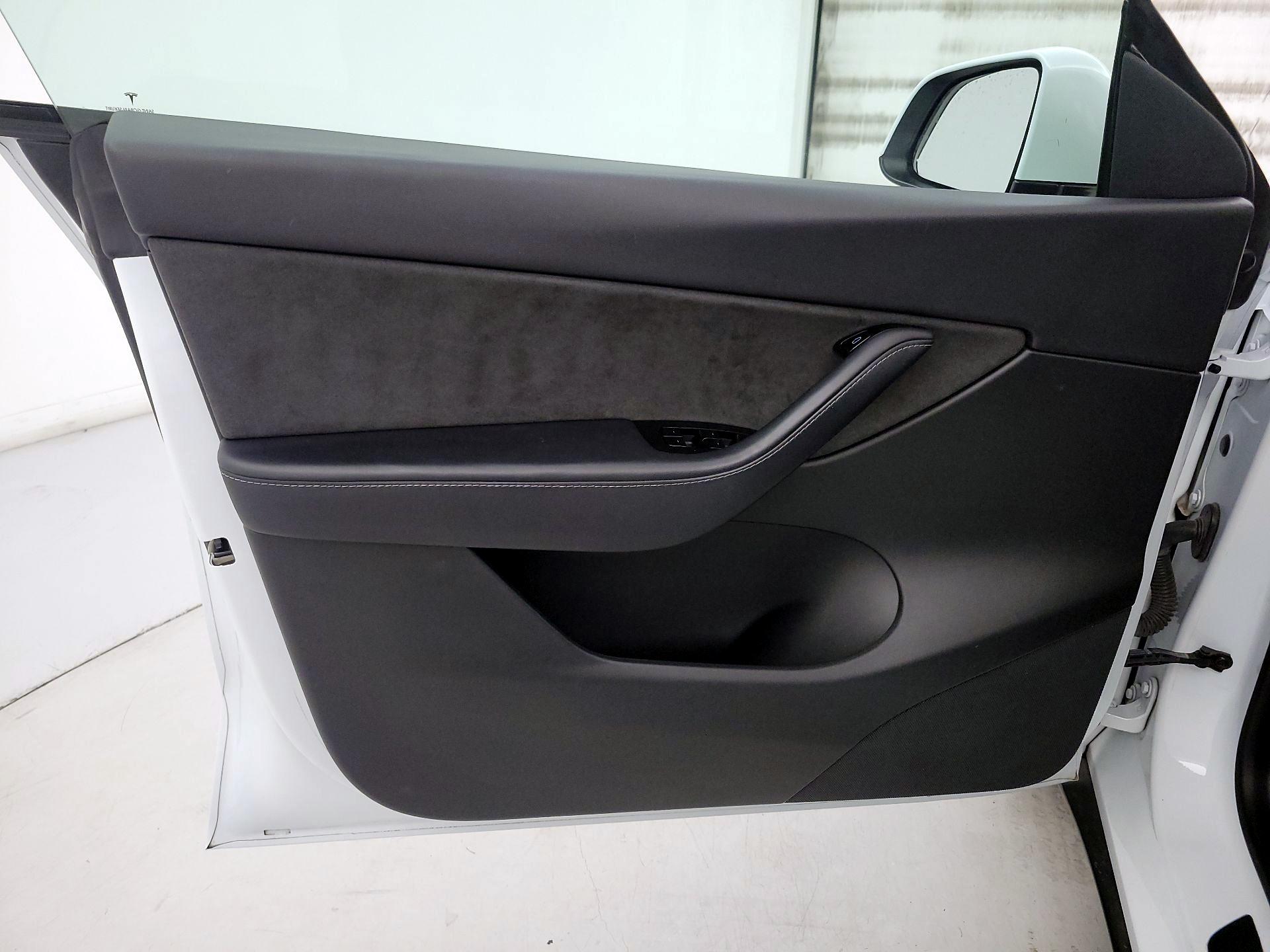 Thumbnail: 2020 Tesla Model Y - 12