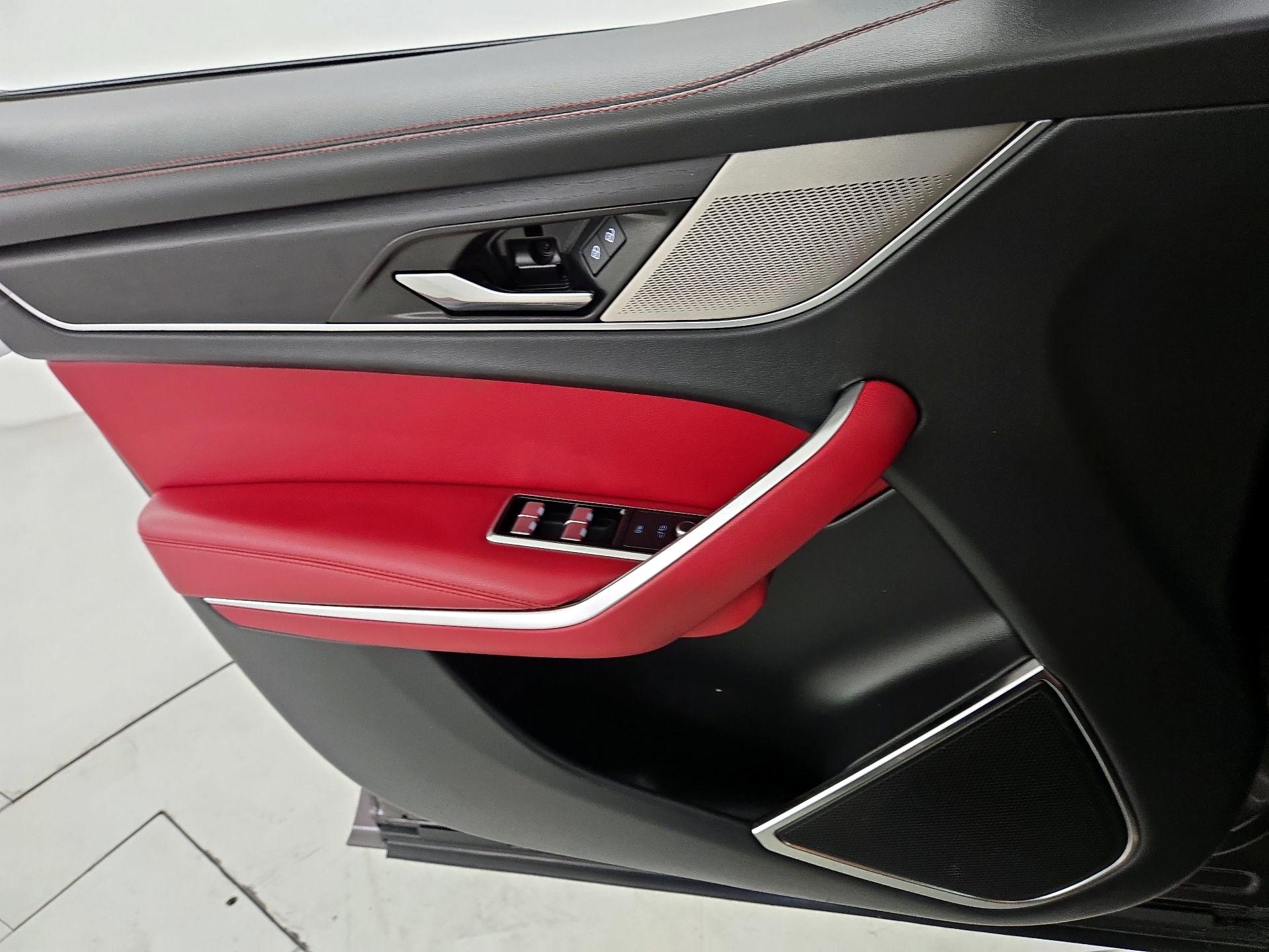 Thumbnail: 2023 Jaguar F-Pace - 12