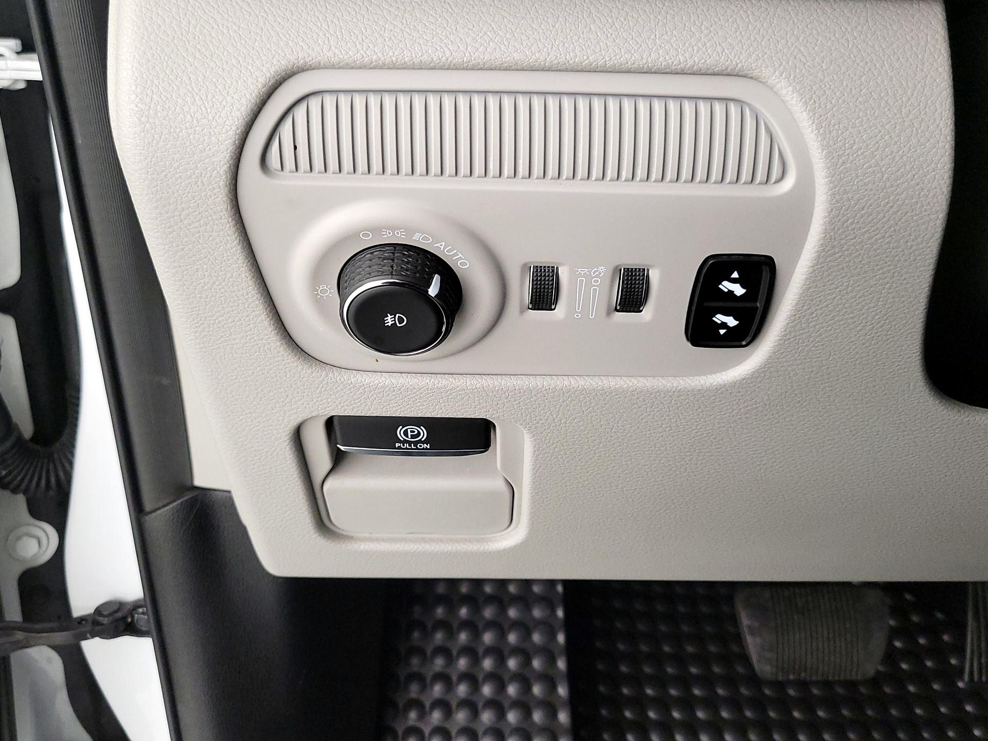 Thumbnail: 2022 Jeep Wagoneer - 13