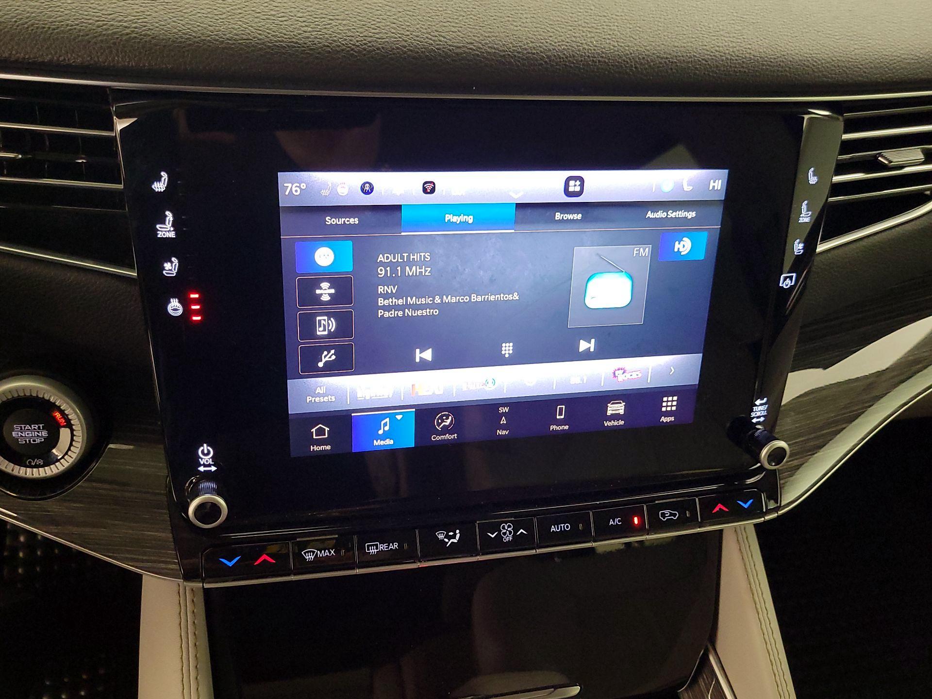 Thumbnail: 2022 Jeep Wagoneer - 16