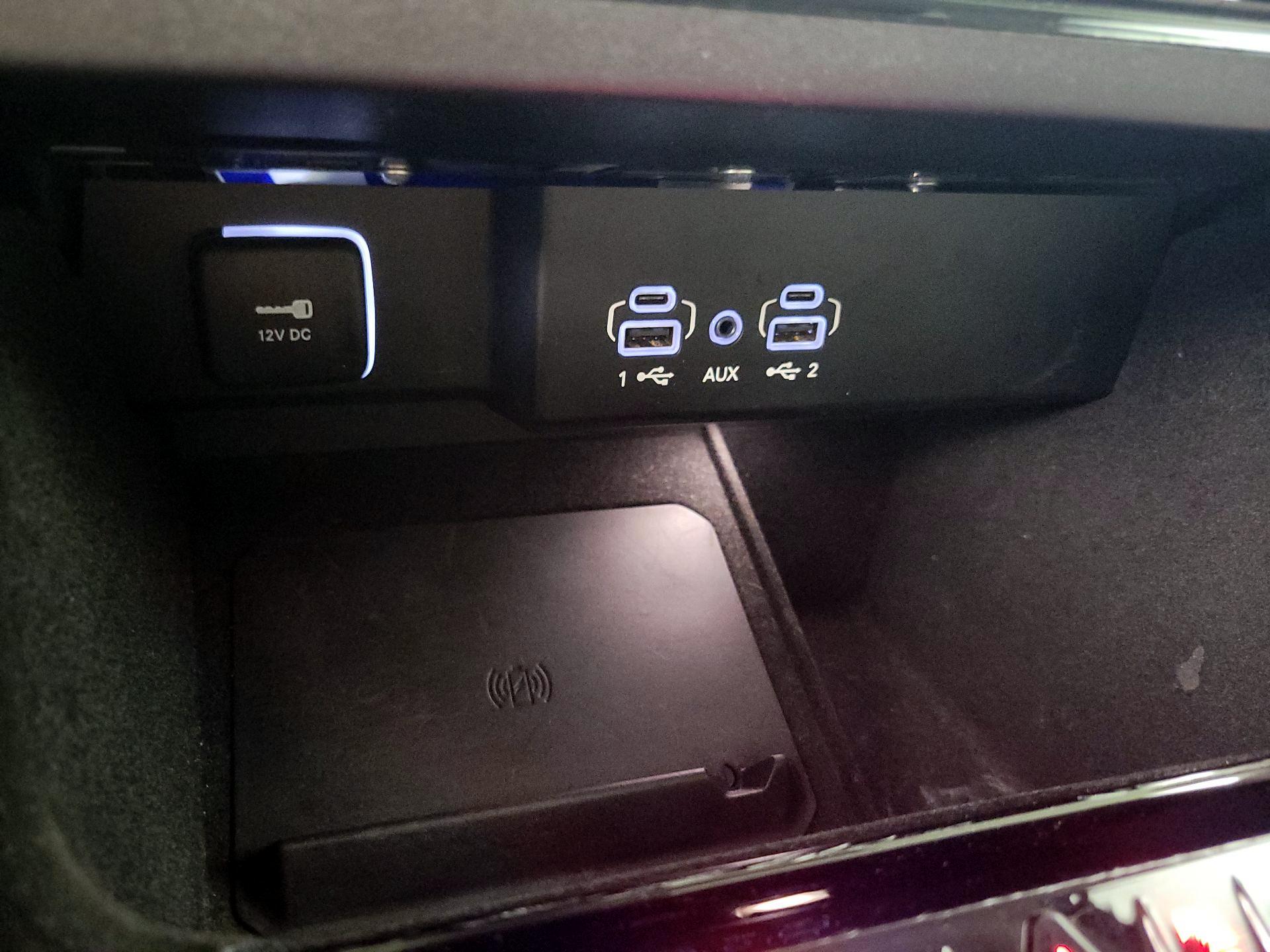 Thumbnail: 2022 Jeep Wagoneer - 19