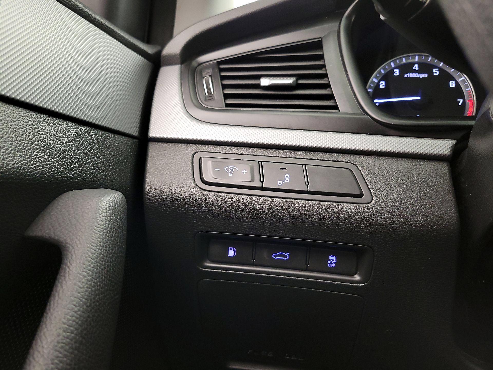 Thumbnail: 2018 Hyundai Sonata - 13