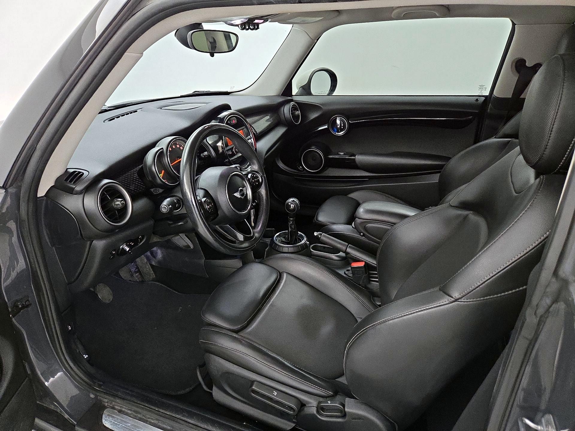 Thumbnail: 2015 MINI Cooper Hardtop - 11