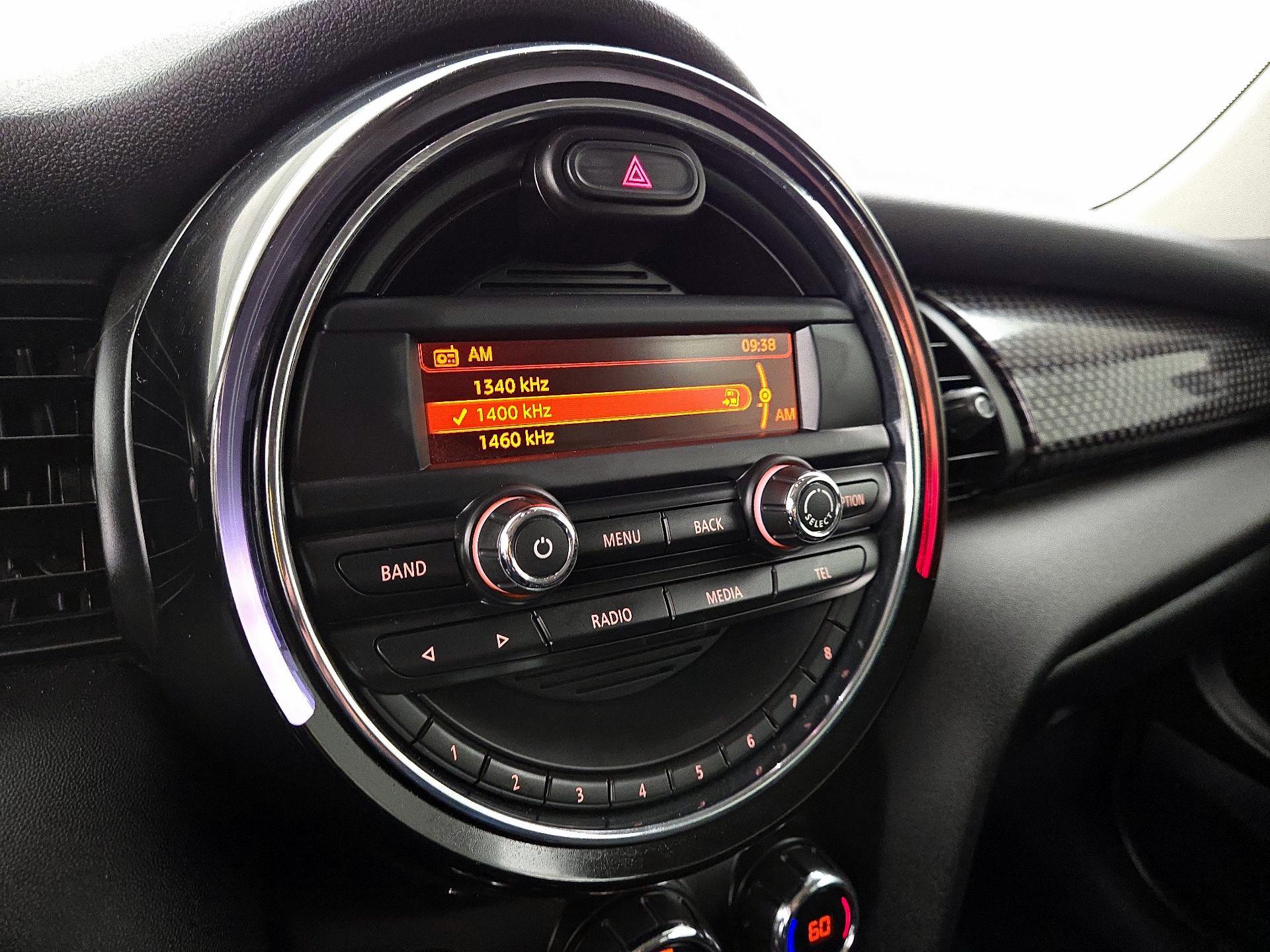 Thumbnail: 2015 MINI Cooper Hardtop - 14