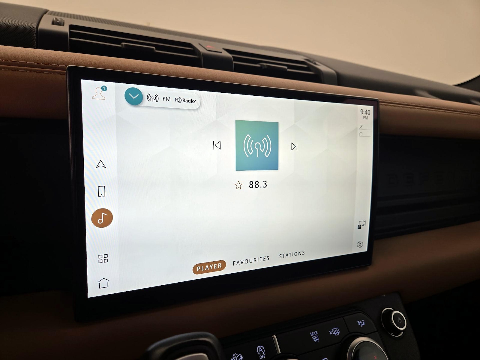 2023 Land Rover Defender X - Photo 17