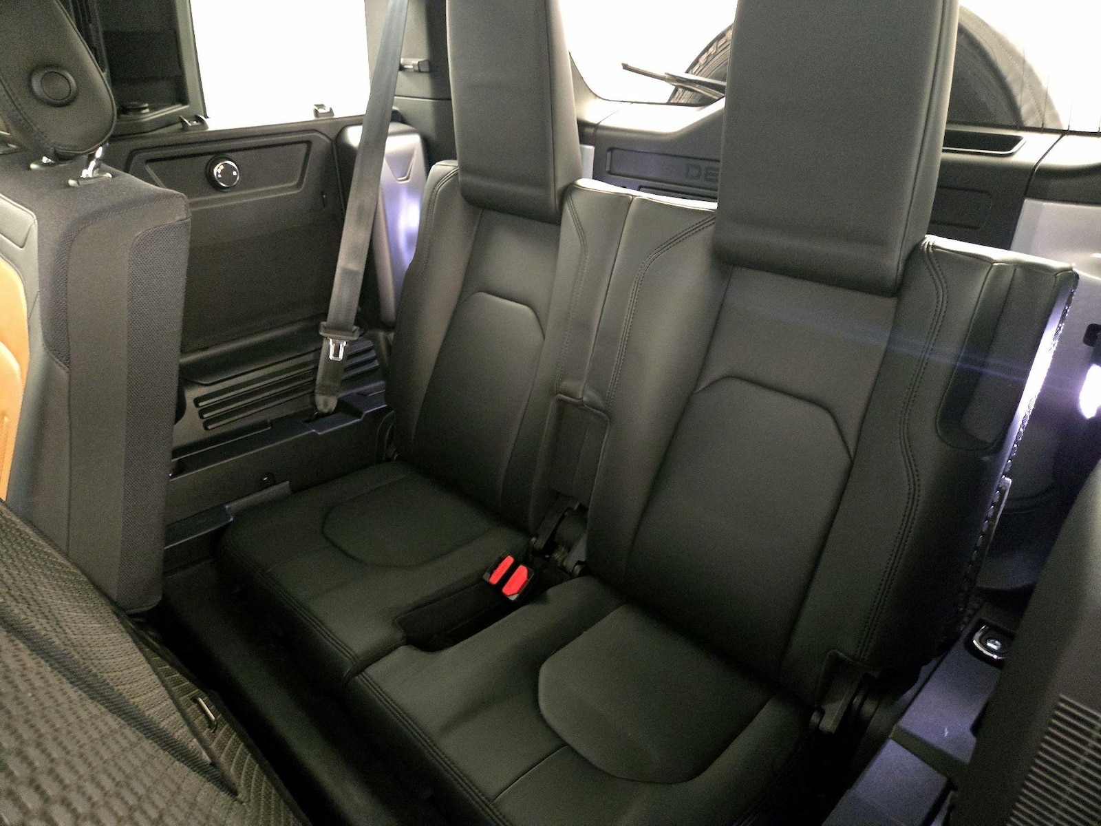 2023 Land Rover Defender X - Photo 23
