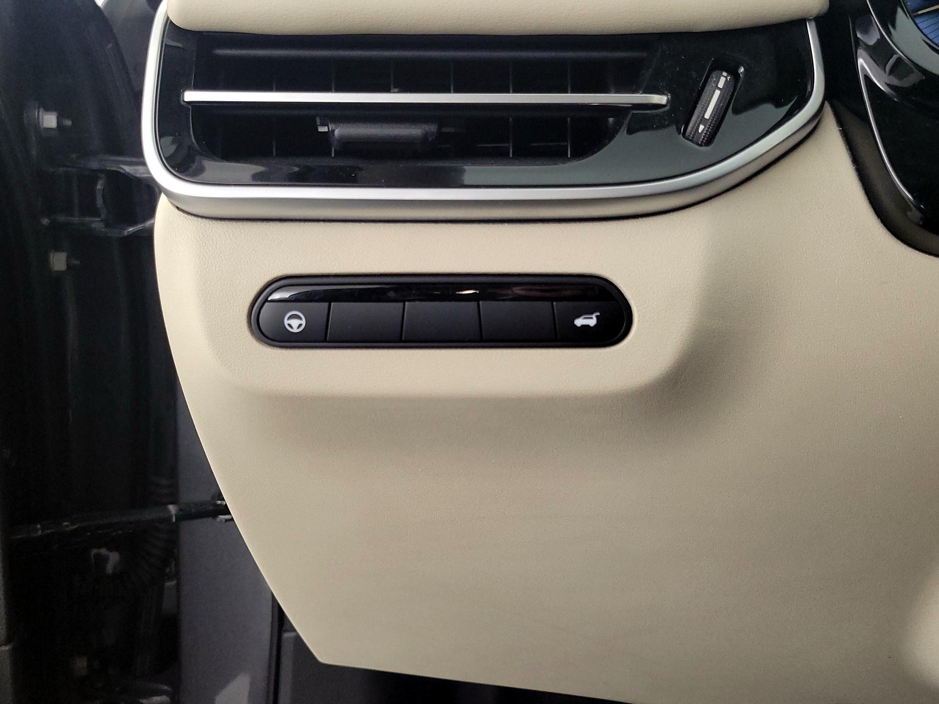 Thumbnail: 2023 INFINITI QX60 - 13