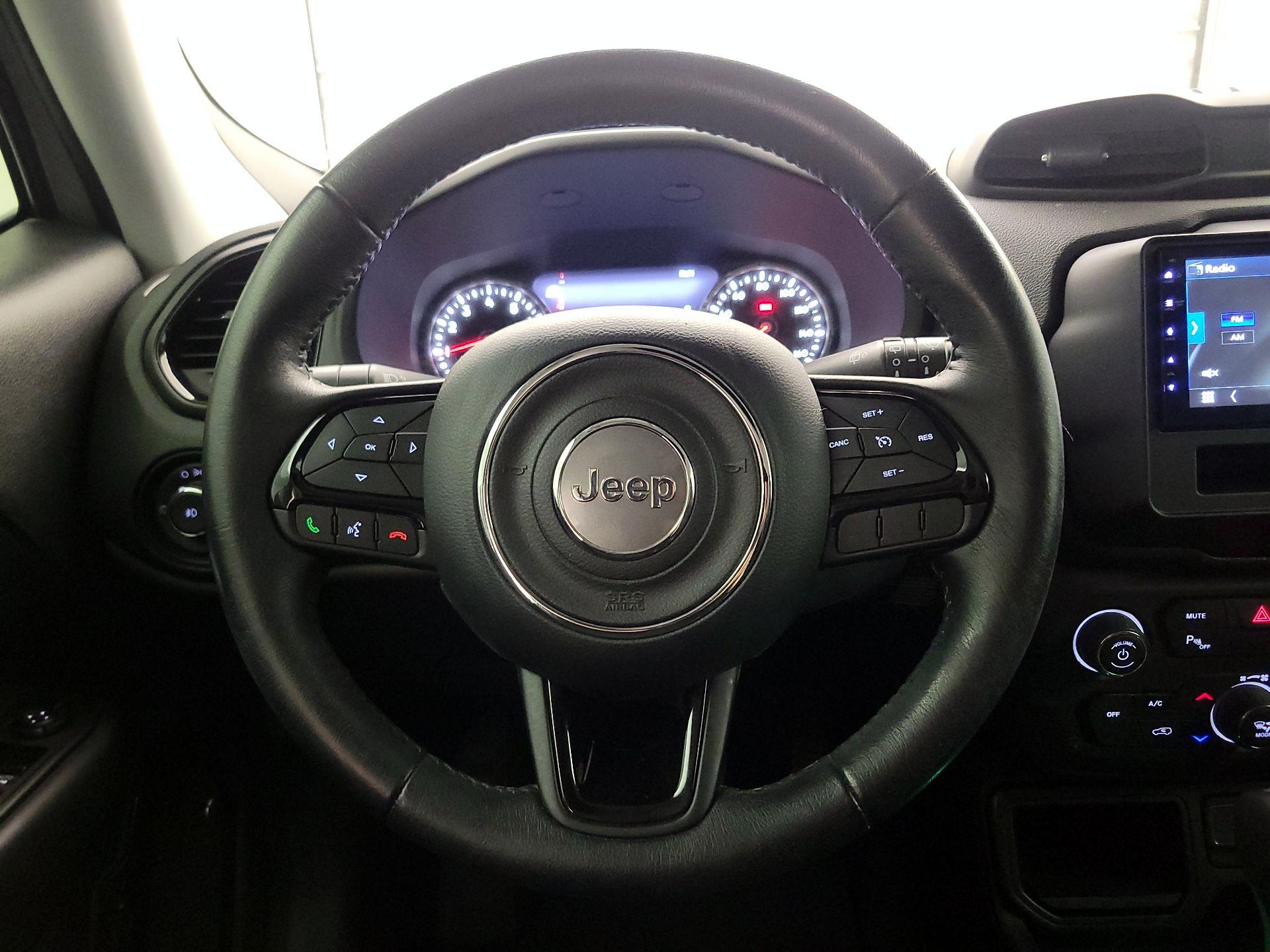 Thumbnail: 2018 Jeep Renegade - 10