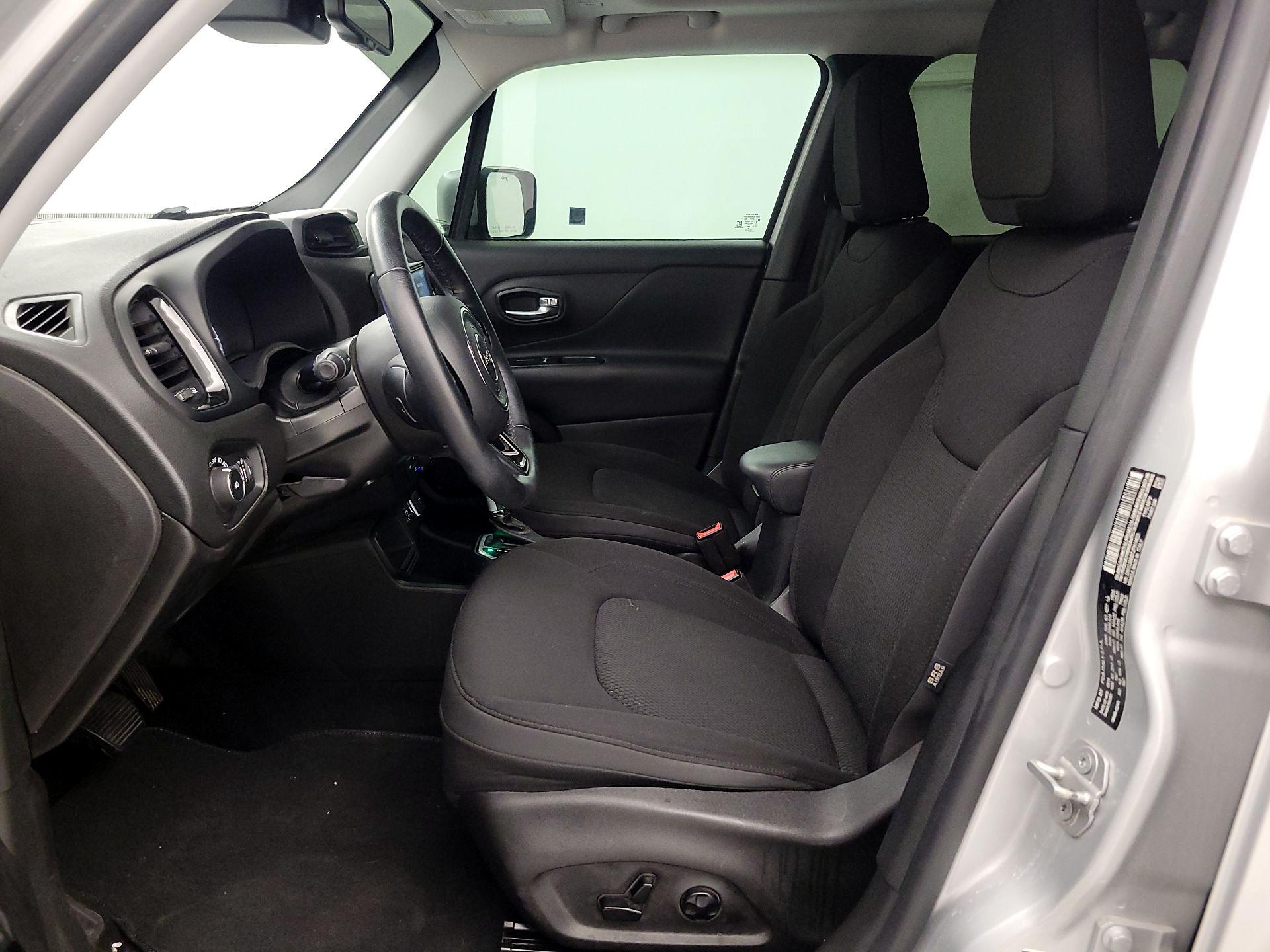 Thumbnail: 2018 Jeep Renegade - 11