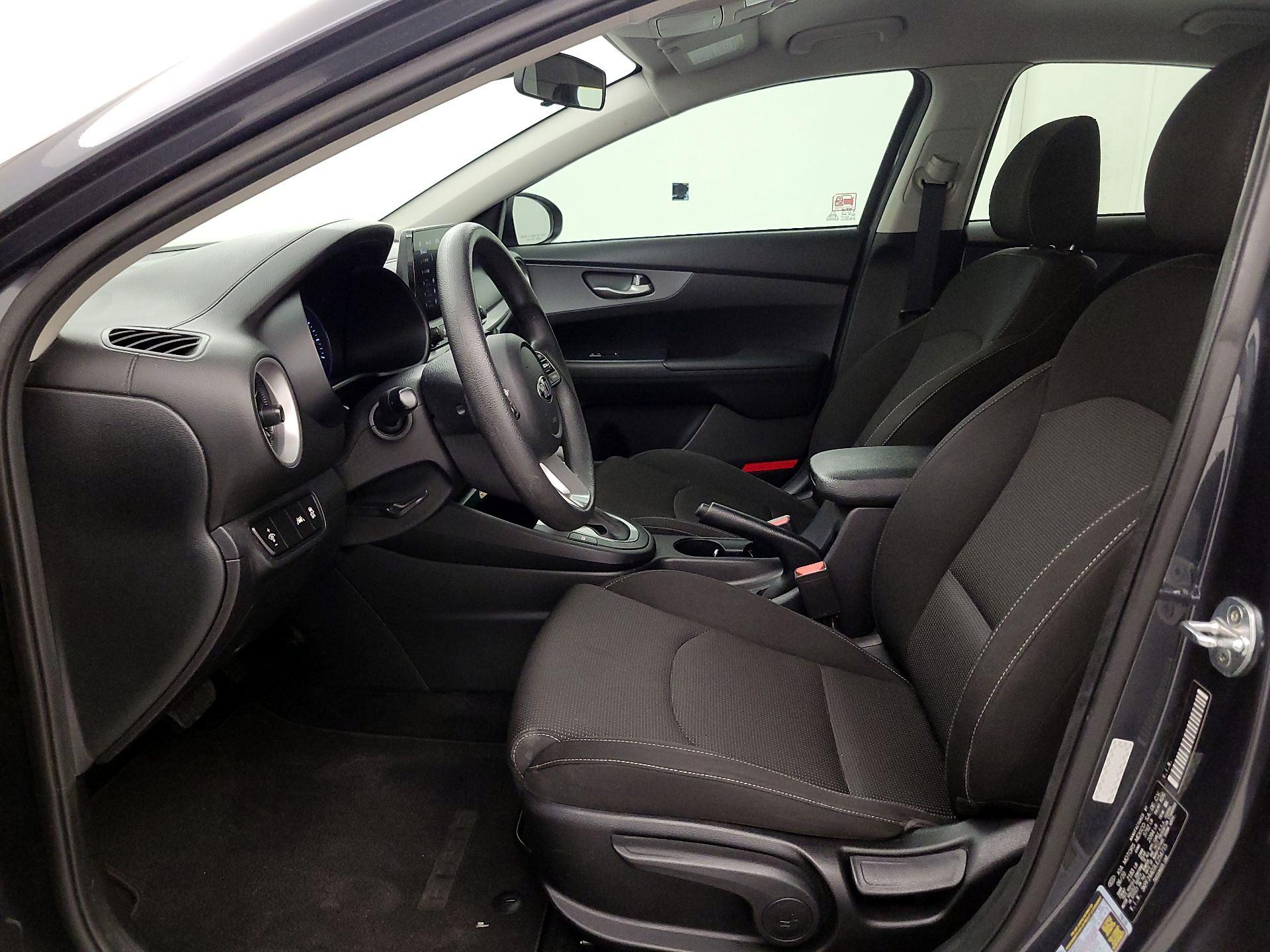 Thumbnail: 2020 Kia Forte - 11