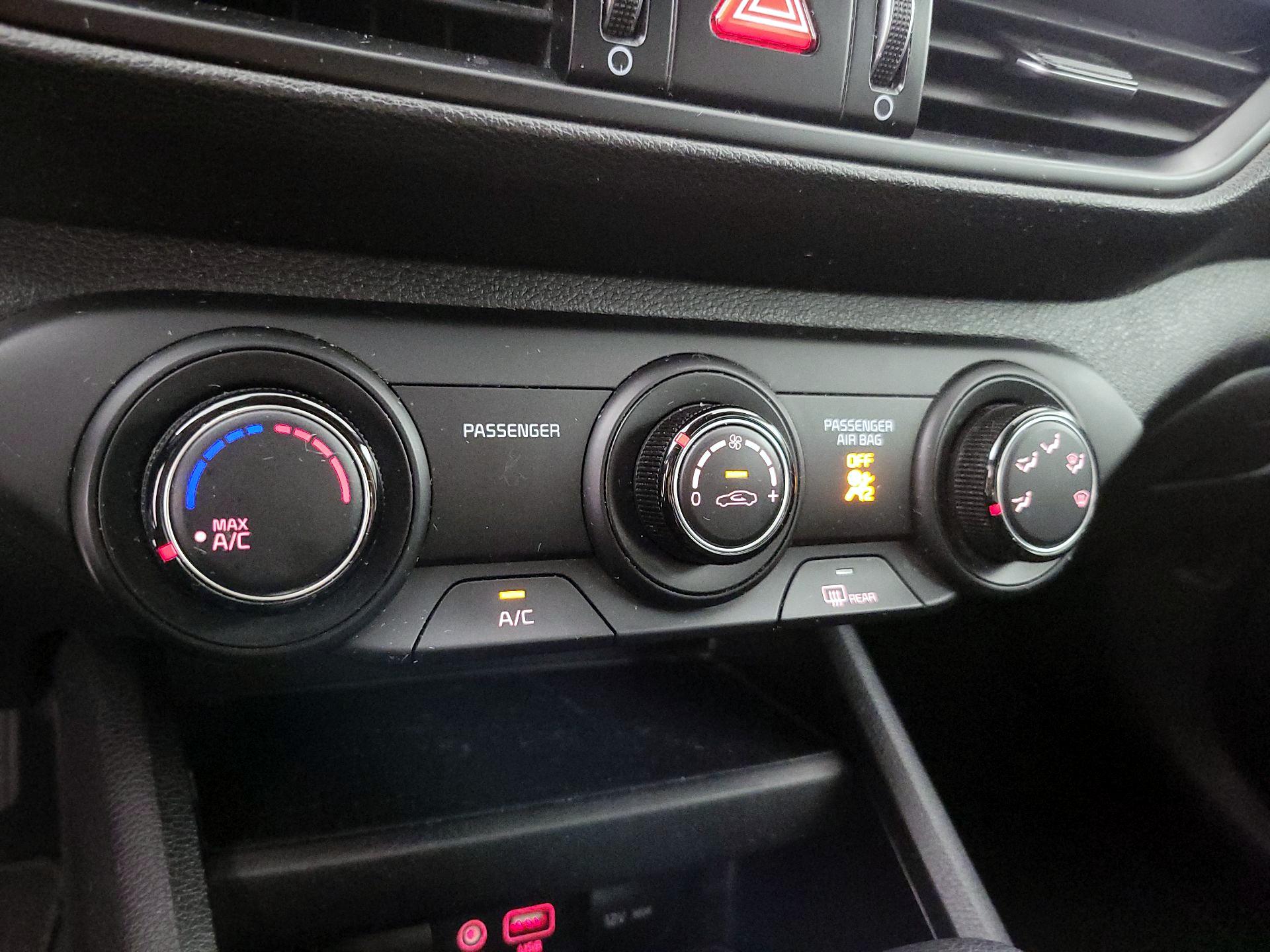 Thumbnail: 2020 Kia Forte - 16