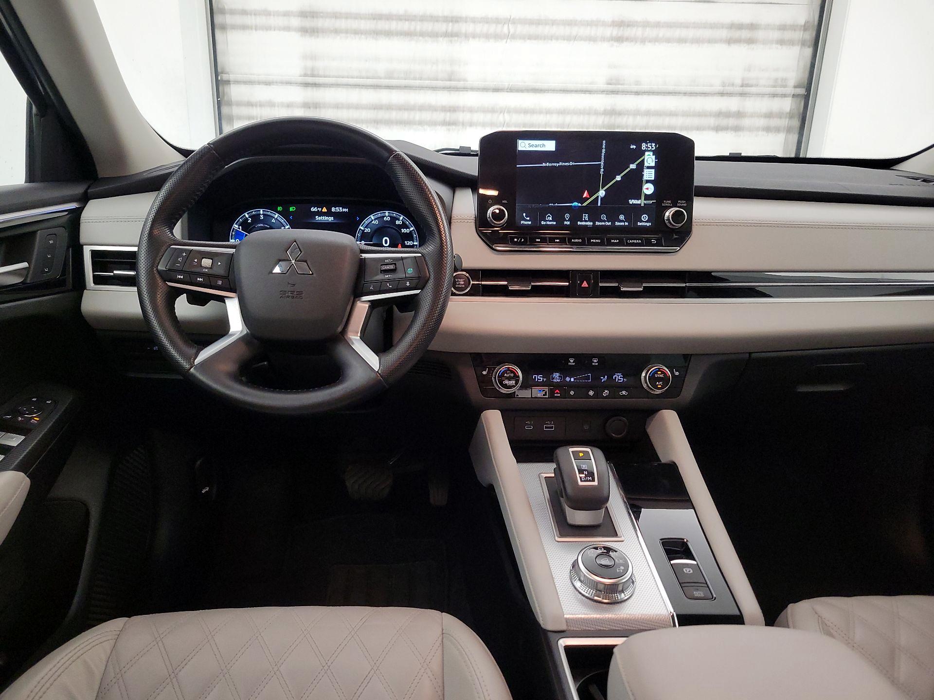 Thumbnail: 2022 Mitsubishi Outlander - 9