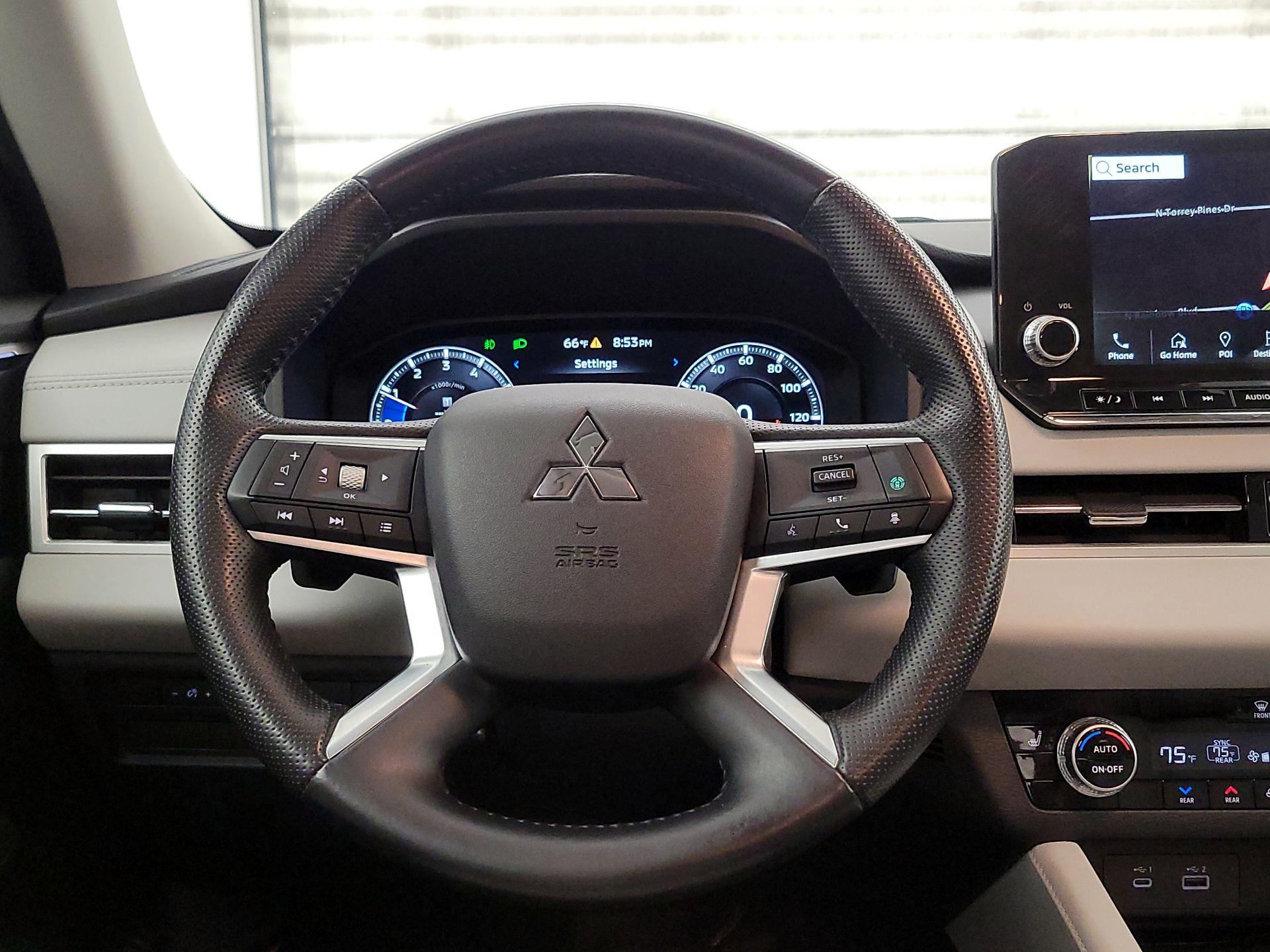 Thumbnail: 2022 Mitsubishi Outlander - 10