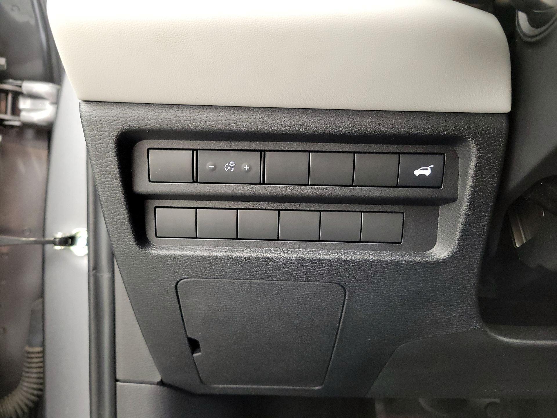 Thumbnail: 2022 Mitsubishi Outlander - 13