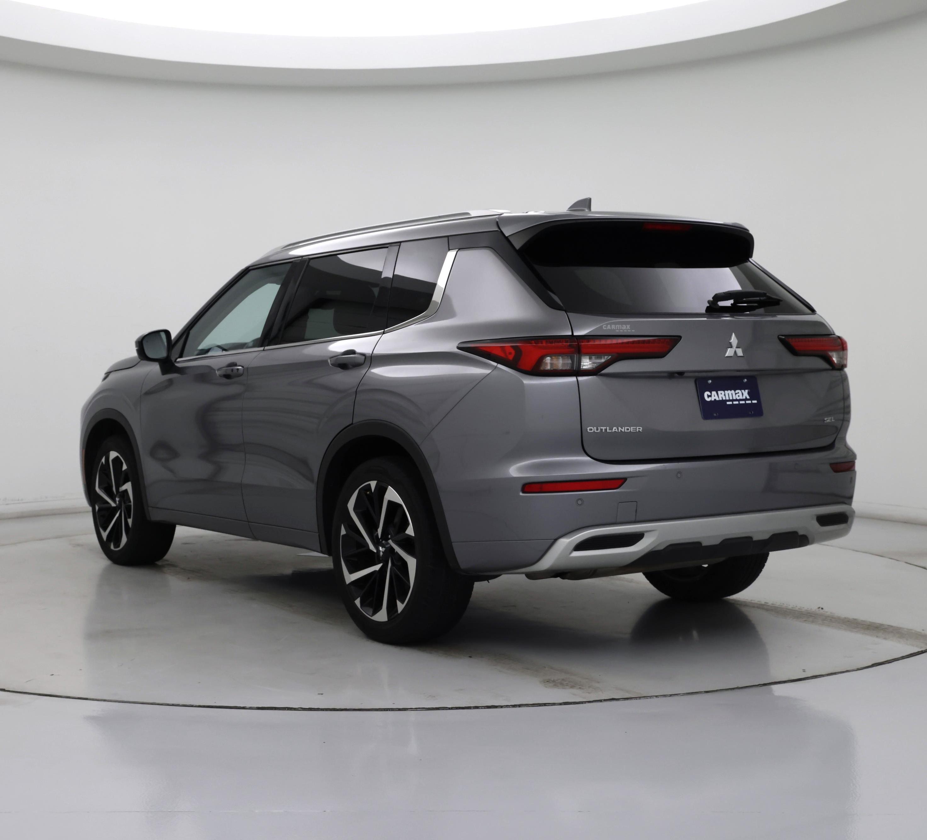 Thumbnail: 2022 Mitsubishi Outlander - 2