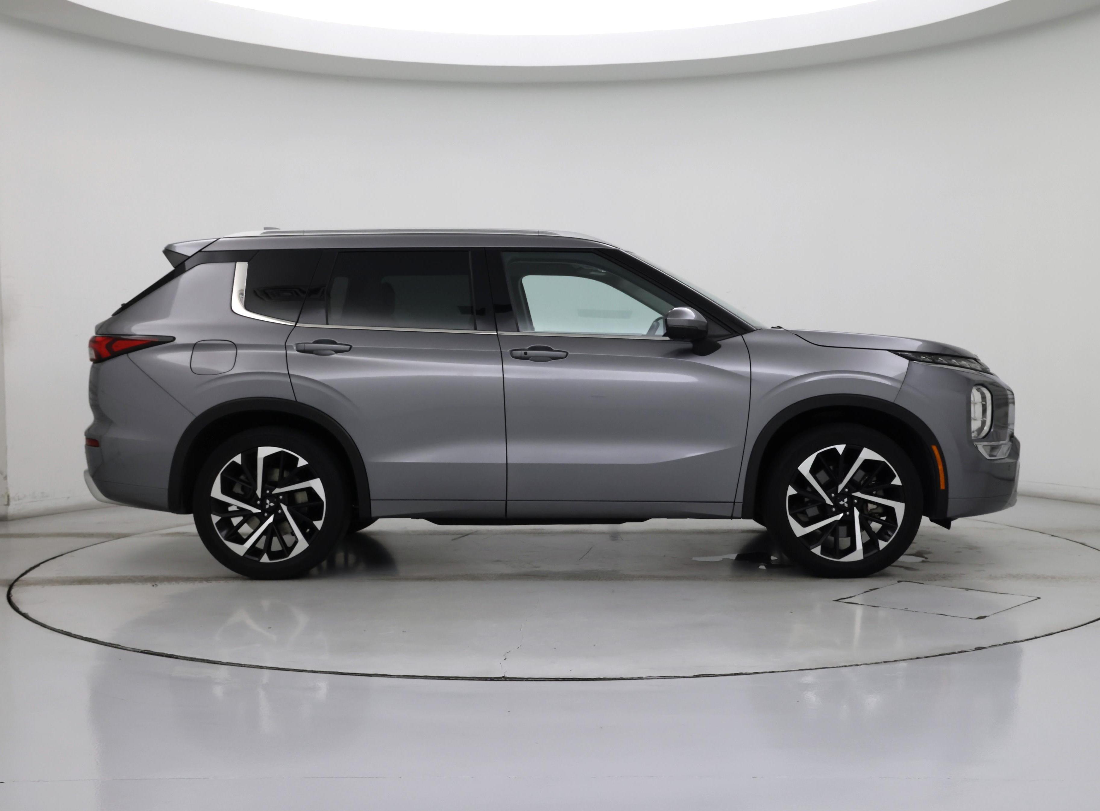 Thumbnail: 2022 Mitsubishi Outlander - 7