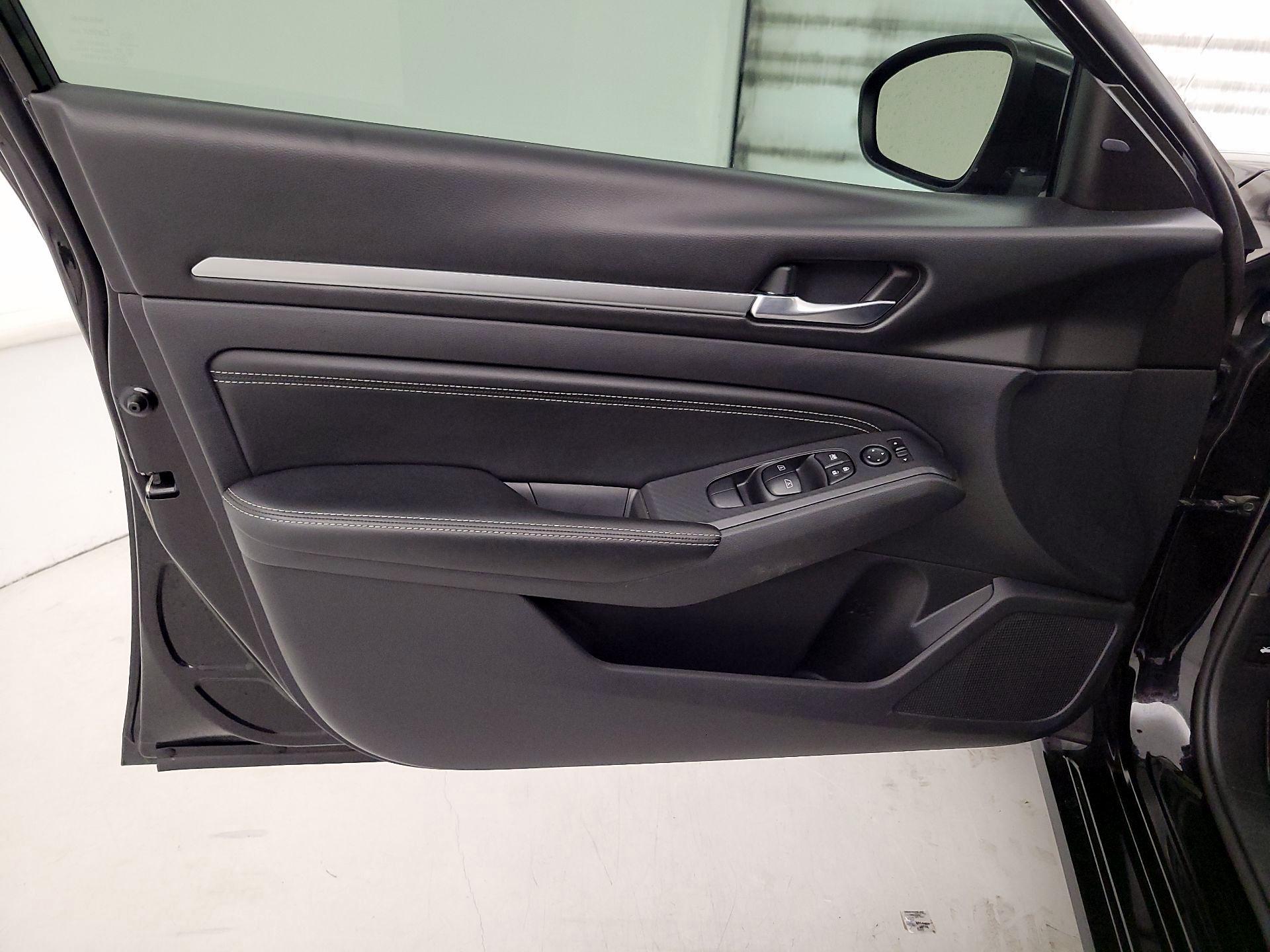 Thumbnail: 2019 Nissan Altima - 12