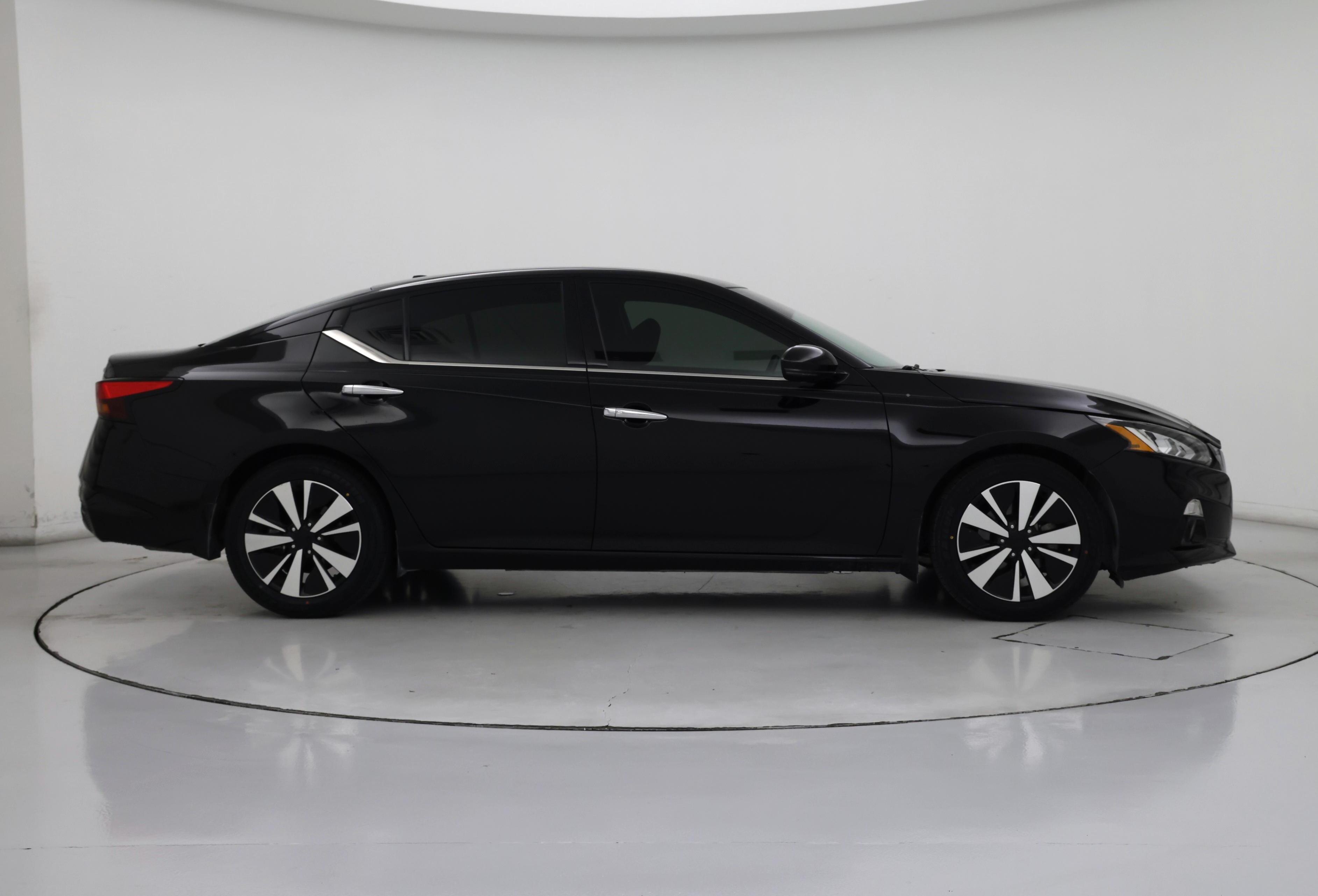 Thumbnail: 2019 Nissan Altima - 7
