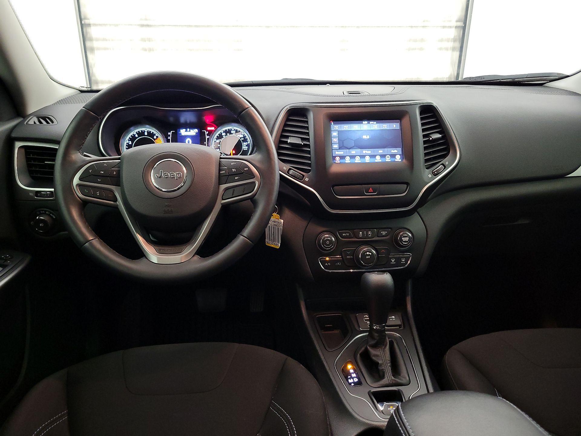 Thumbnail: 2019 Jeep Cherokee - 9