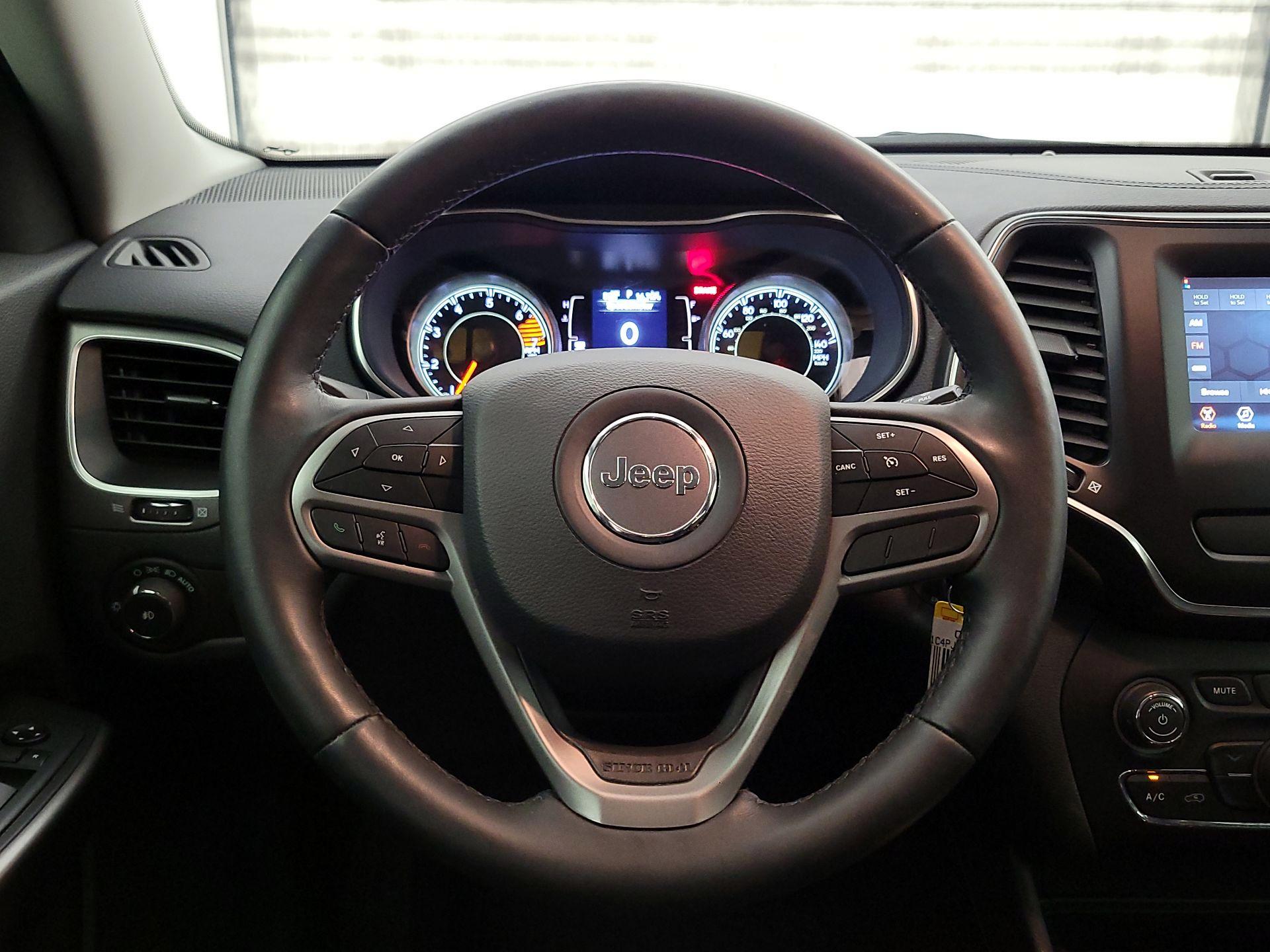 Thumbnail: 2019 Jeep Cherokee - 10