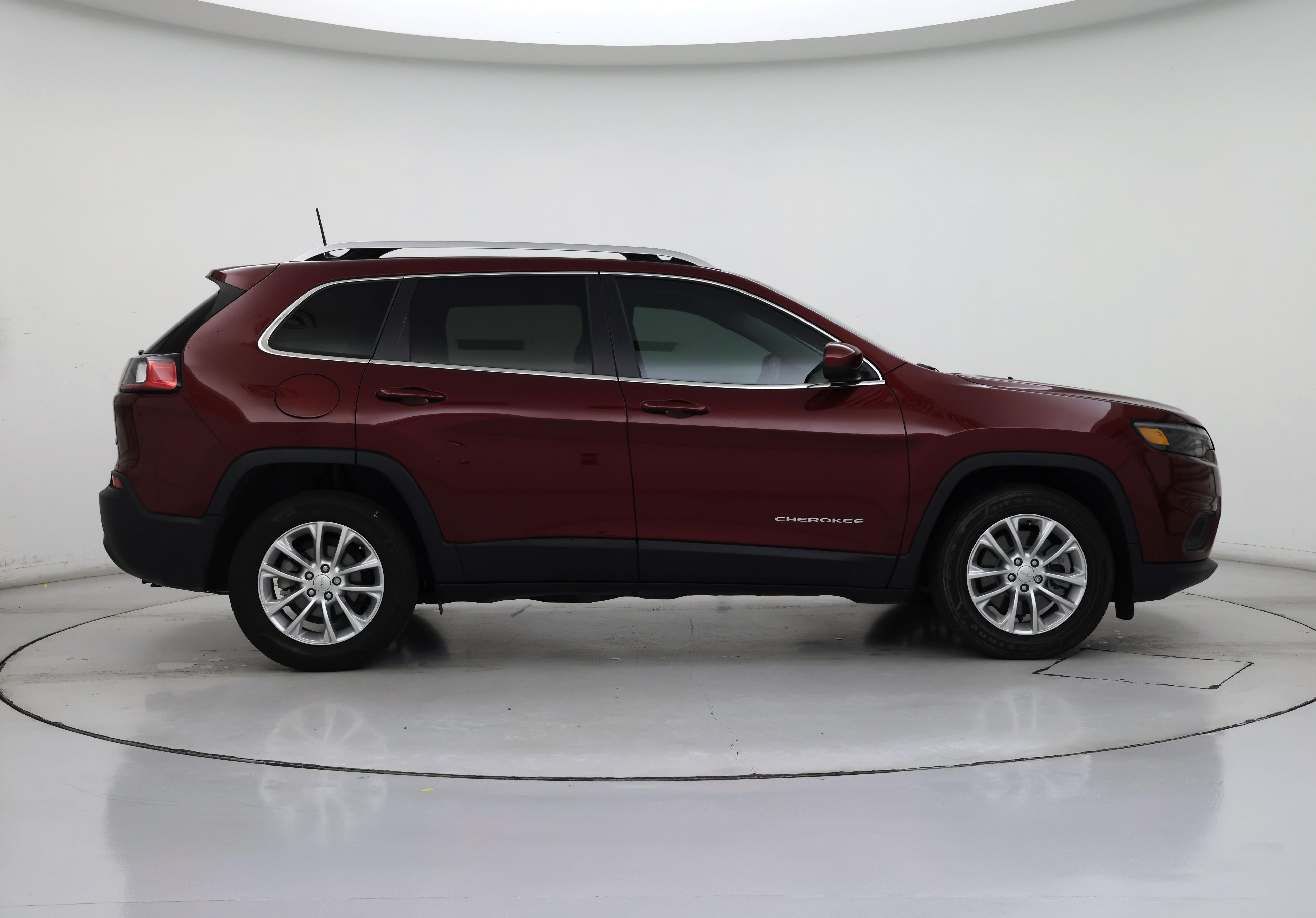 Thumbnail: 2019 Jeep Cherokee - 7