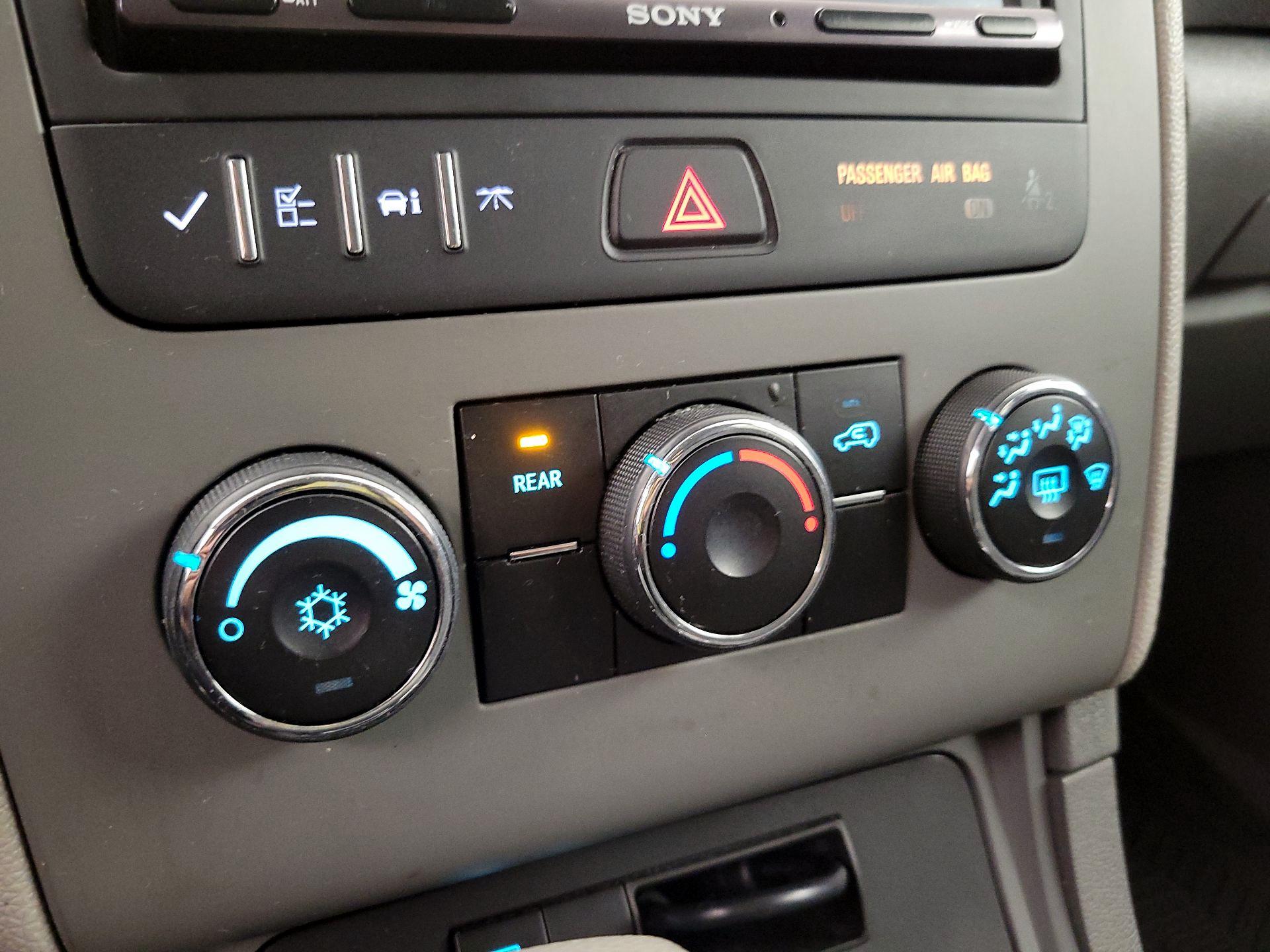 Thumbnail: 2014 Chevrolet Traverse - 16