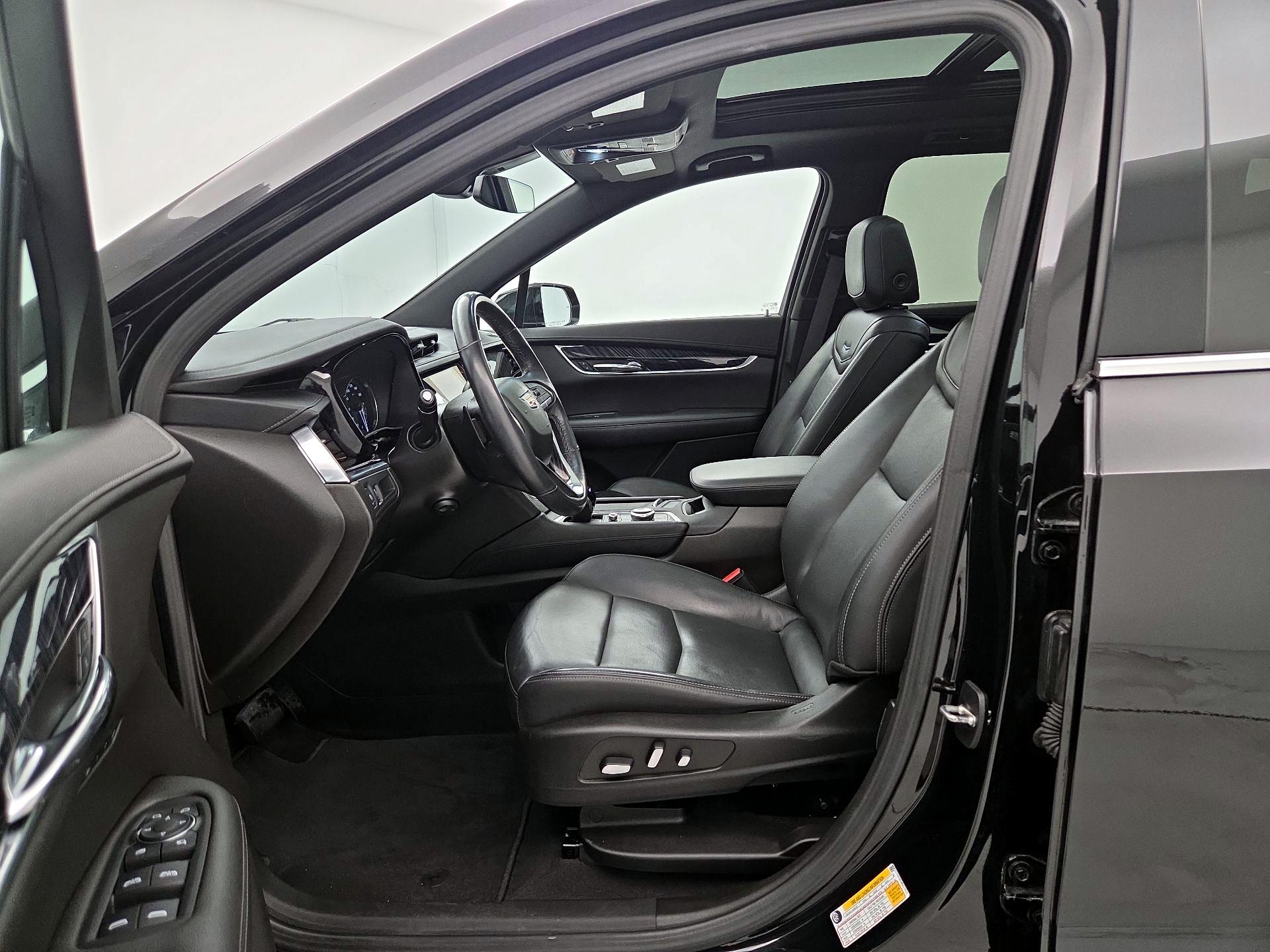 Thumbnail: 2022 Cadillac XT6 - 11