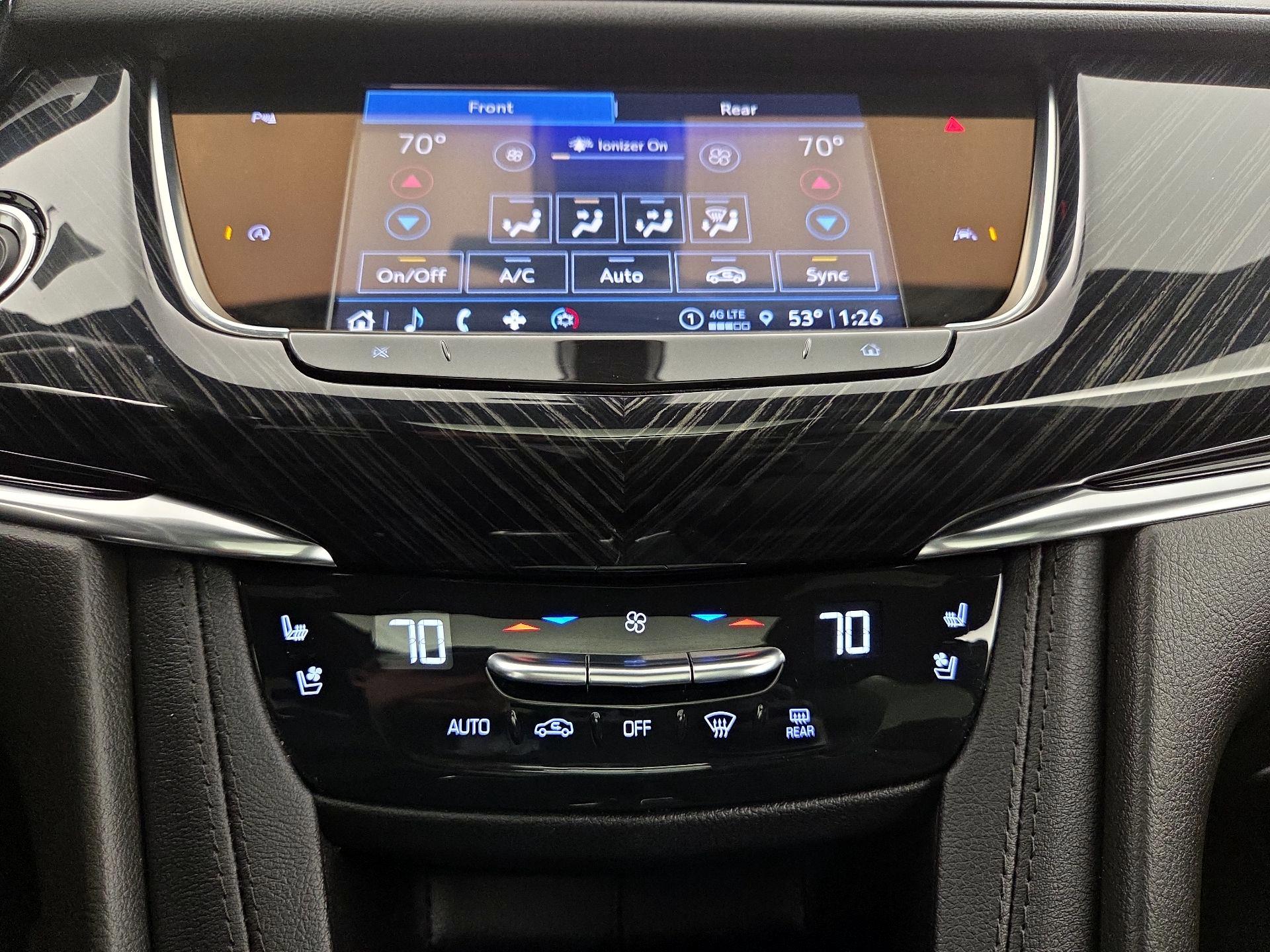 Thumbnail: 2022 Cadillac XT6 - 16