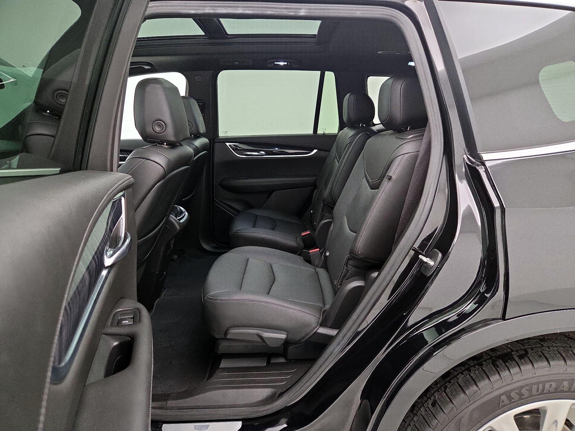 Thumbnail: 2022 Cadillac XT6 - 20