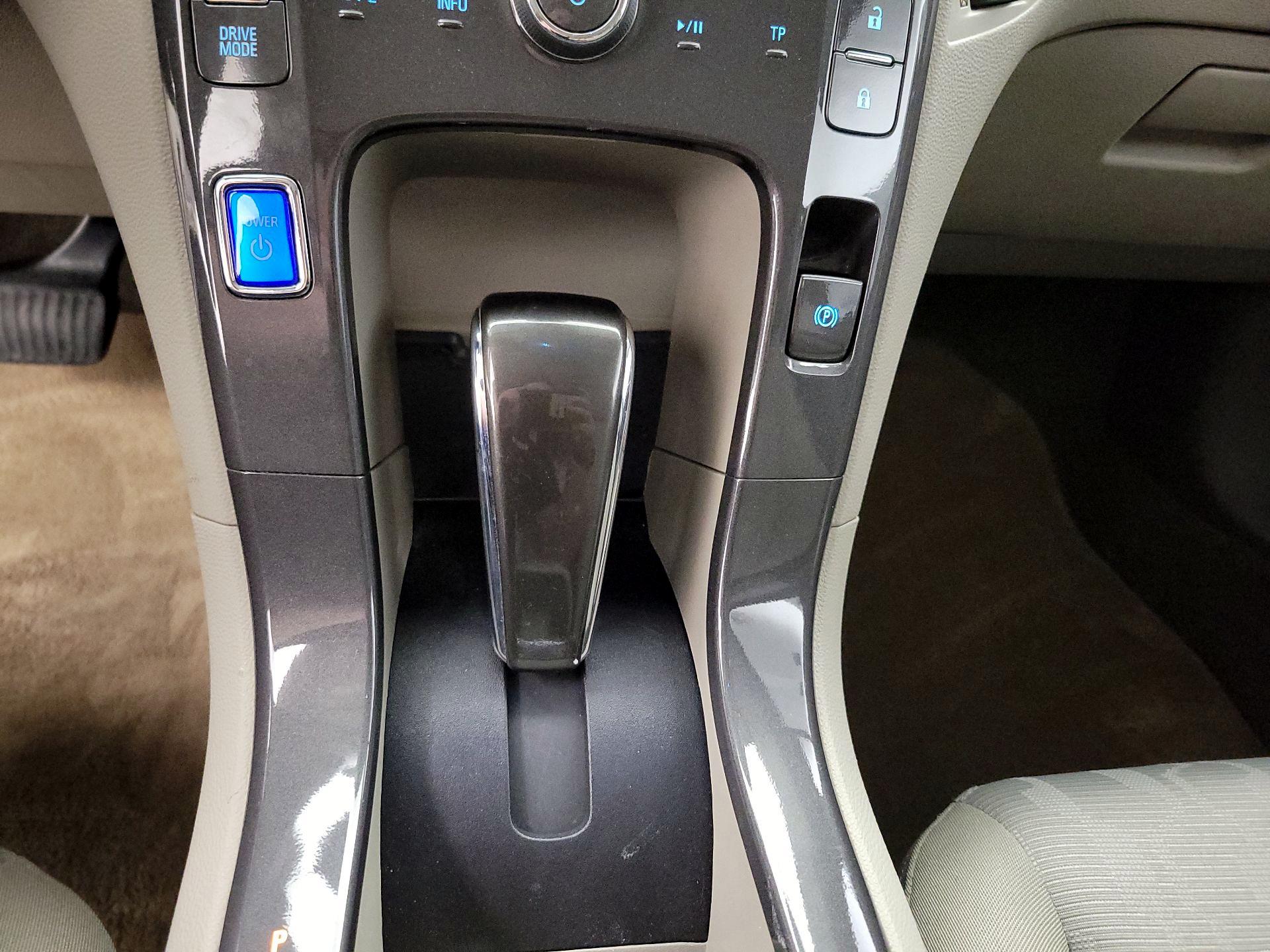 Thumbnail: 2015 Chevrolet Volt - 16